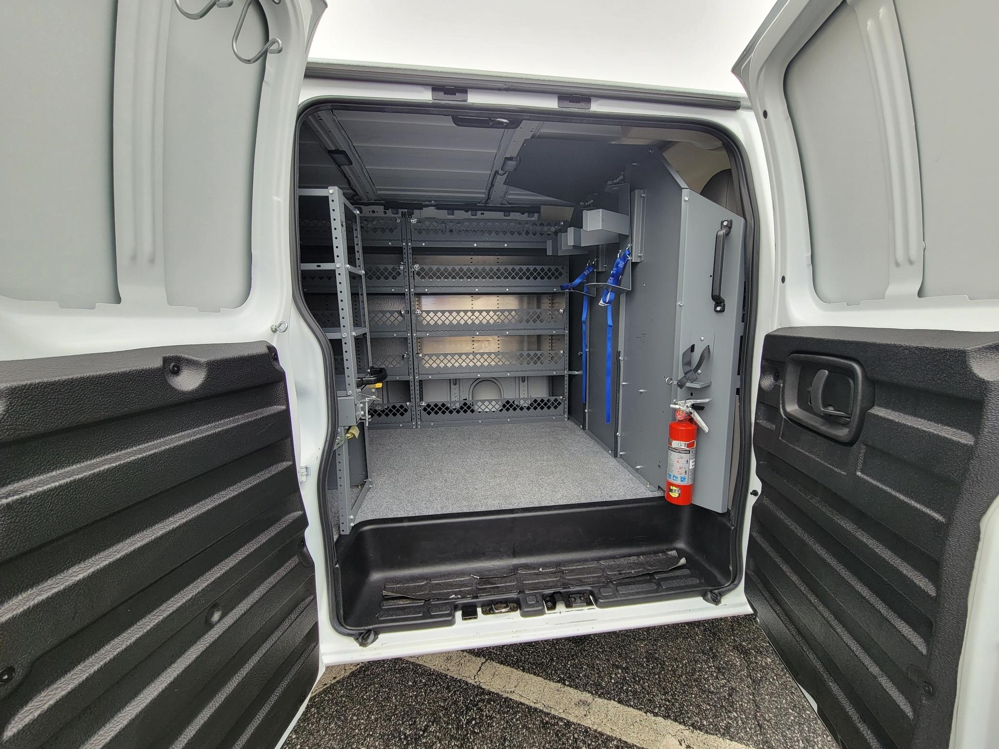 GMC Savana Cargo Van RWD 2500 135" 2022