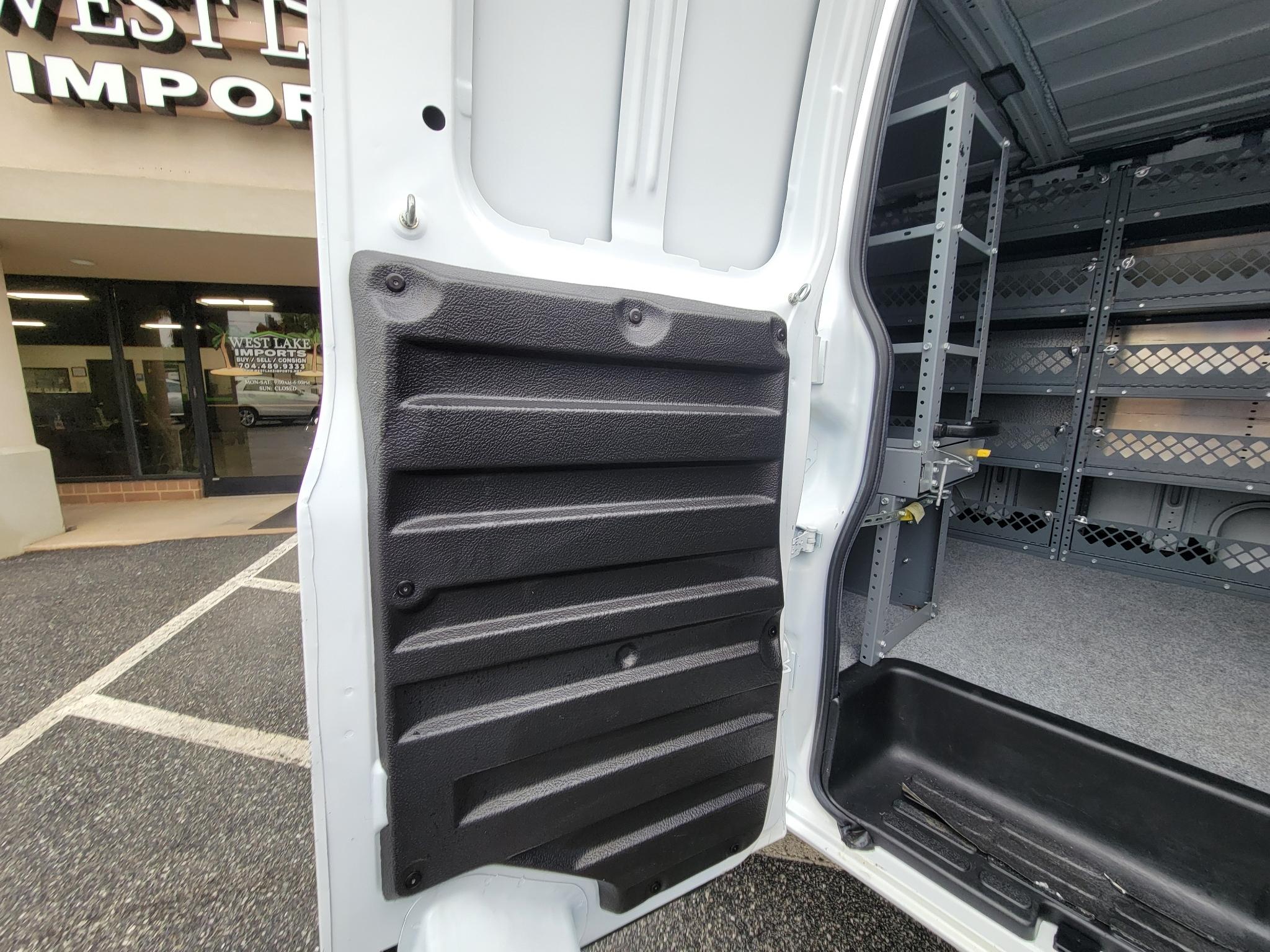 GMC Savana Cargo Van RWD 2500 135" 2022