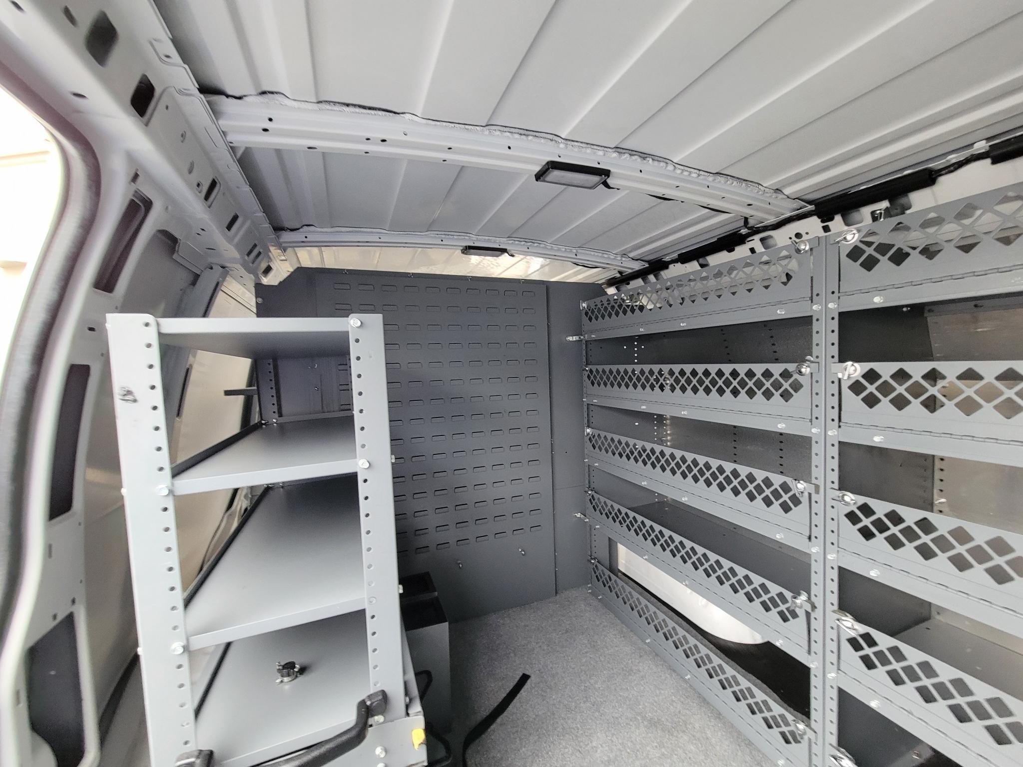GMC Savana Cargo Van RWD 2500 135" 2022