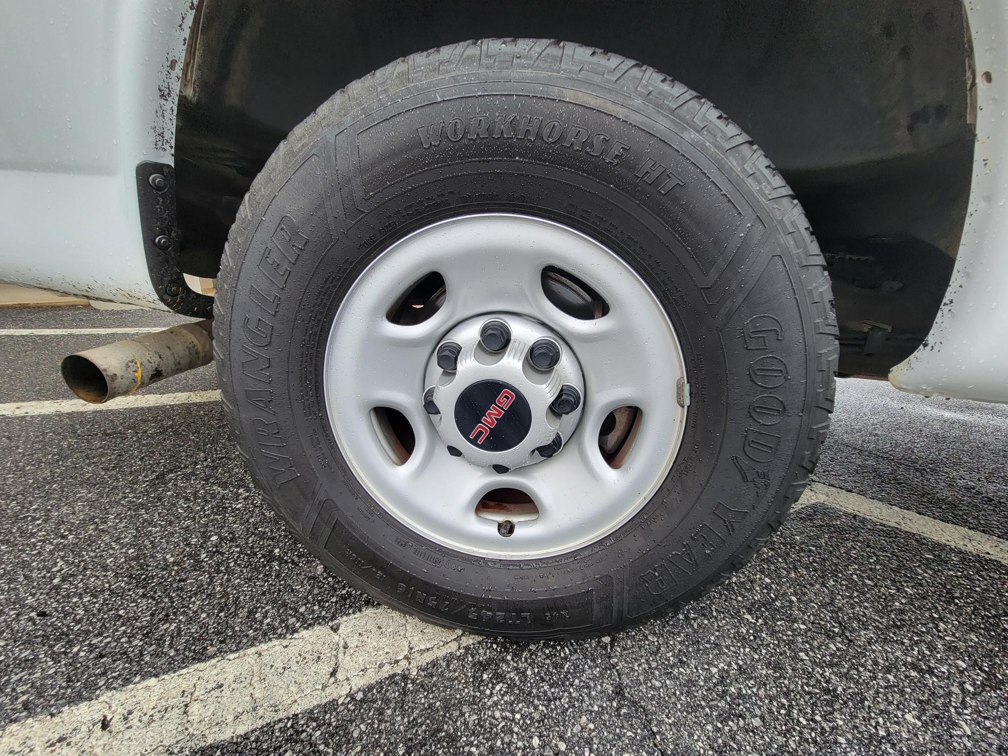 GMC Savana Cargo Van RWD 2500 135" 2022