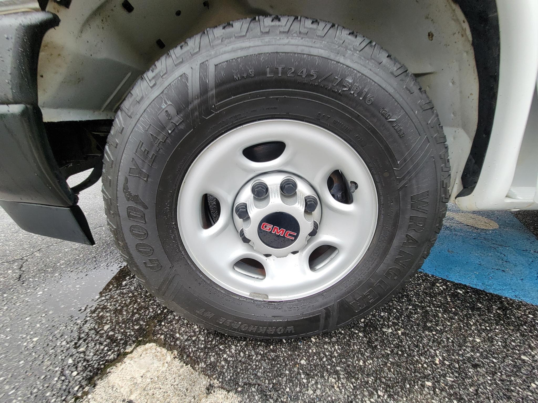 GMC Savana Cargo Van RWD 2500 135" 2022