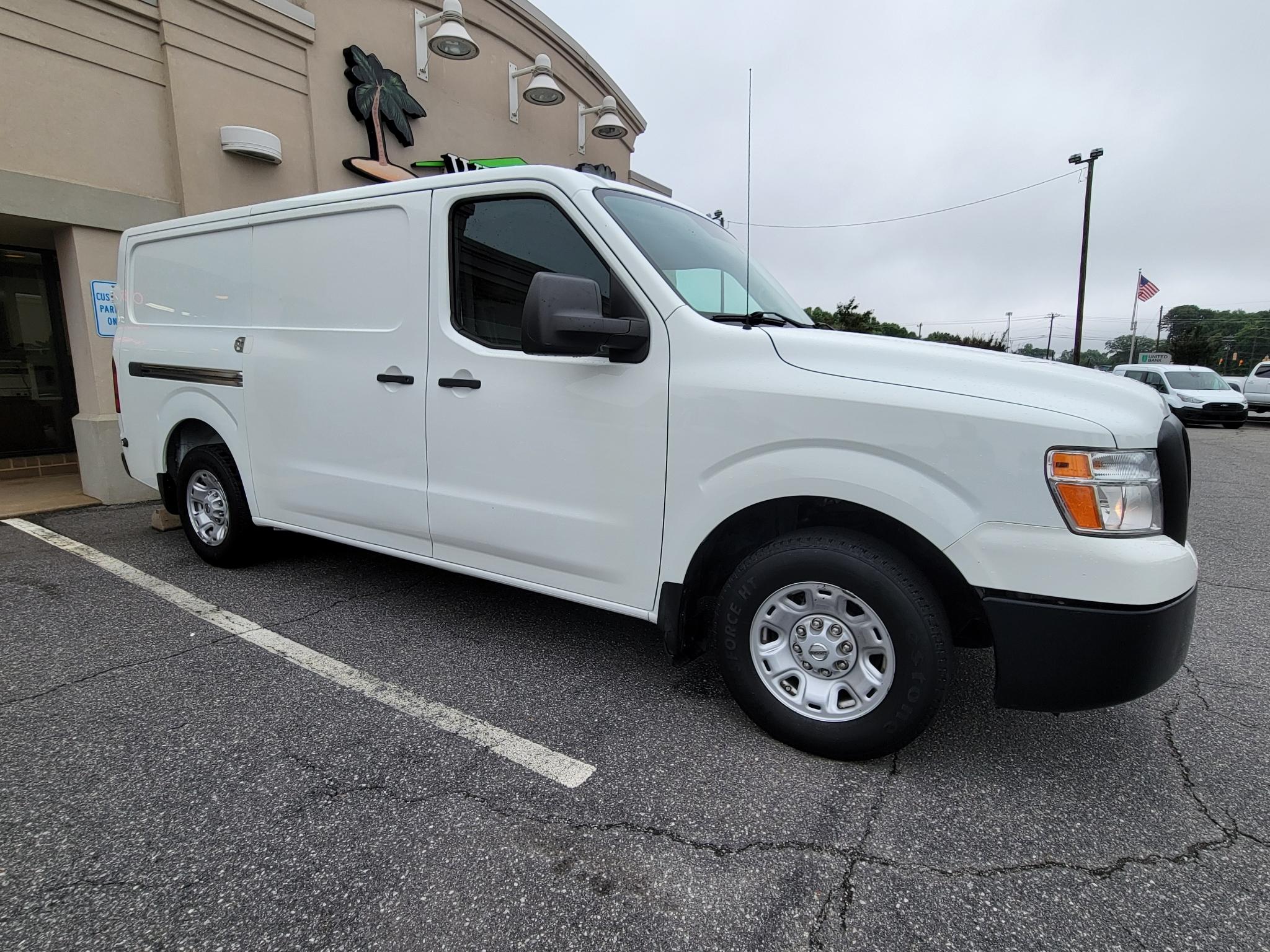 Nissan NV Cargo NV2500 HD Standard Roof V6 SV 2020