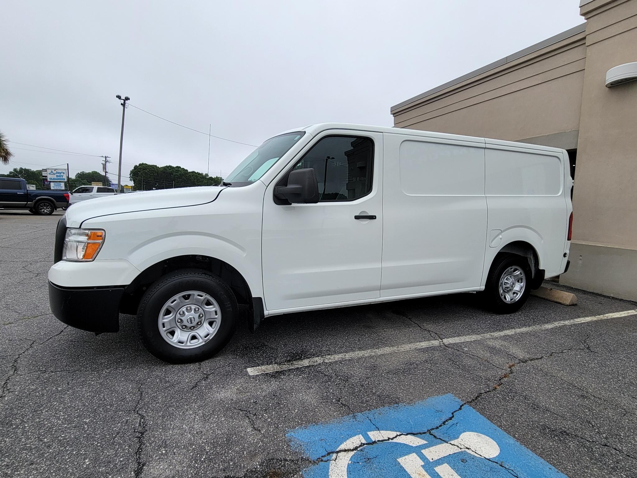 Nissan NV Cargo NV2500 HD Standard Roof V6 SV 2020