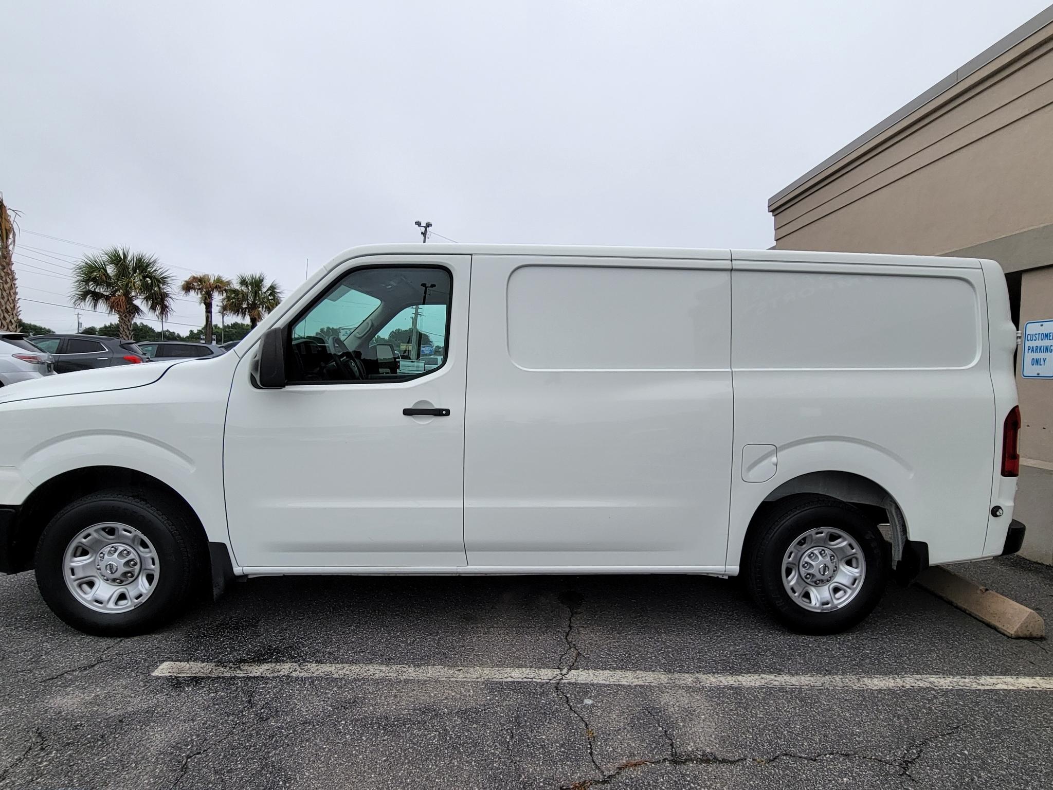 Nissan NV Cargo NV2500 HD Standard Roof V6 SV 2020