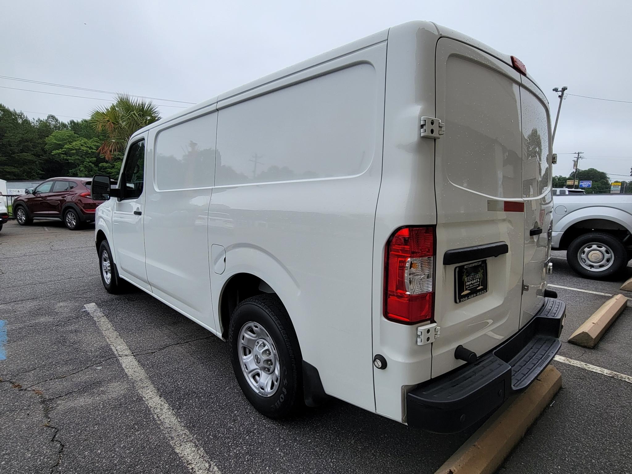 Nissan NV Cargo NV2500 HD Standard Roof V6 SV 2020