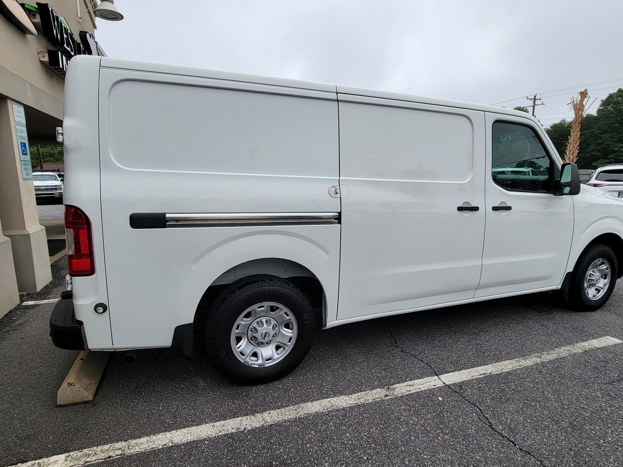 Nissan NV Cargo NV2500 HD Standard Roof V6 SV 2020