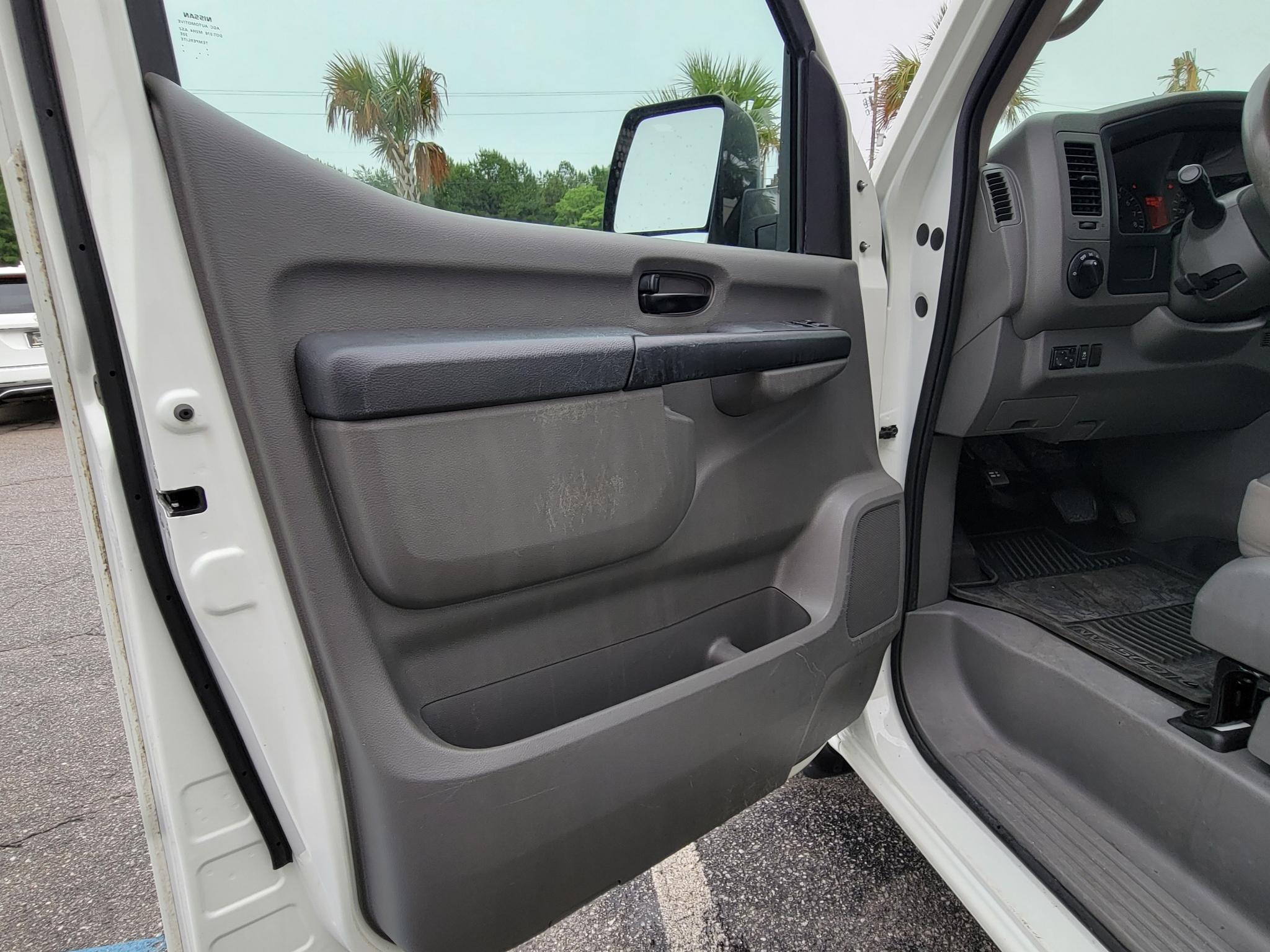 Nissan NV Cargo NV2500 HD Standard Roof V6 SV 2020