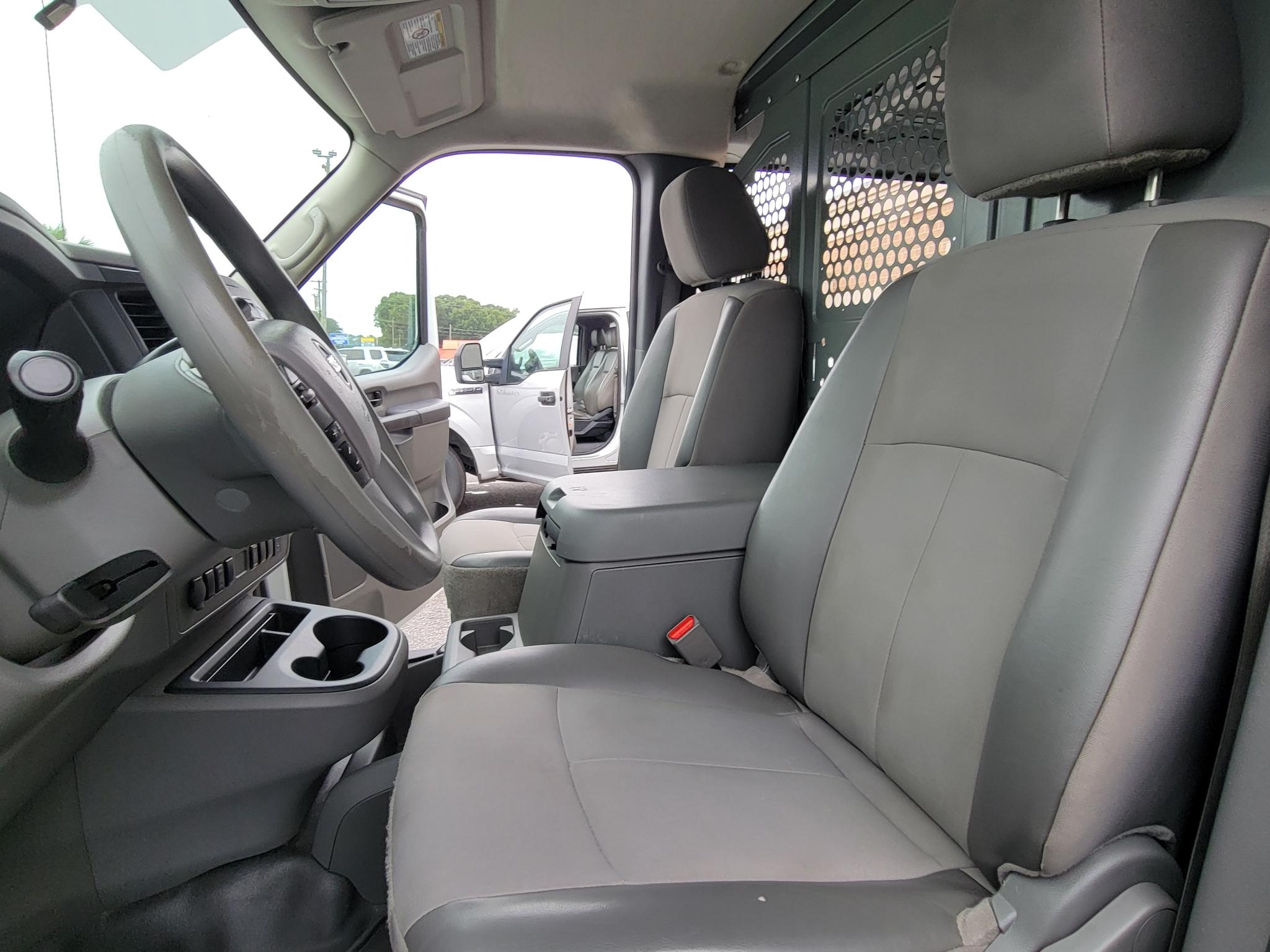 Nissan NV Cargo NV2500 HD Standard Roof V6 SV 2020