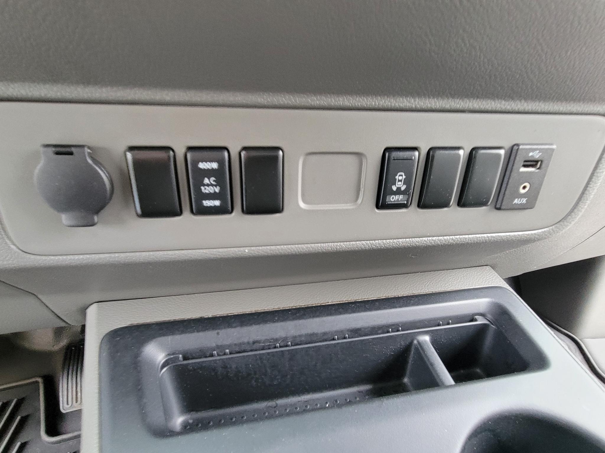 Nissan NV Cargo NV2500 HD Standard Roof V6 SV 2020
