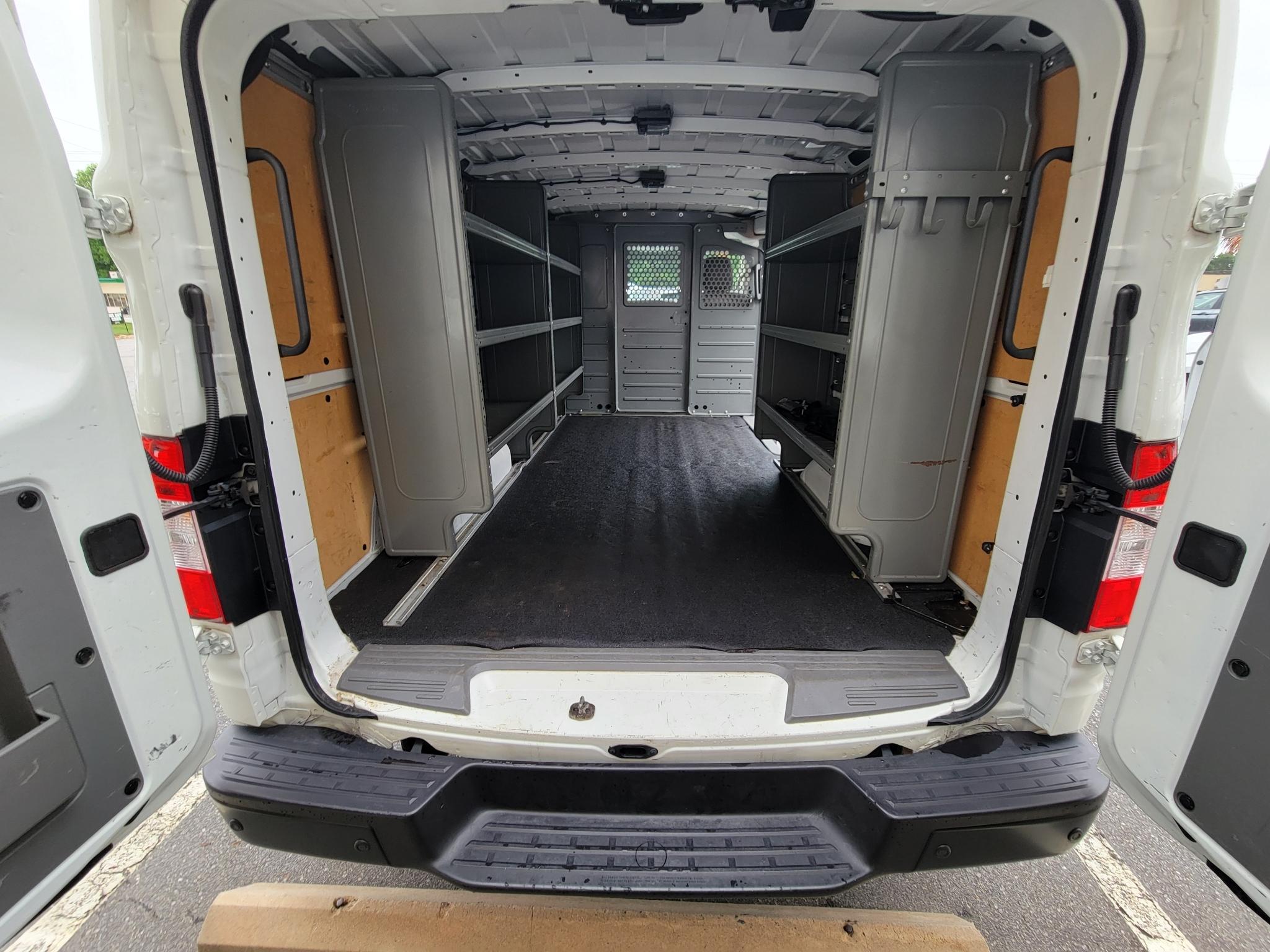 Nissan NV Cargo NV2500 HD Standard Roof V6 SV 2020