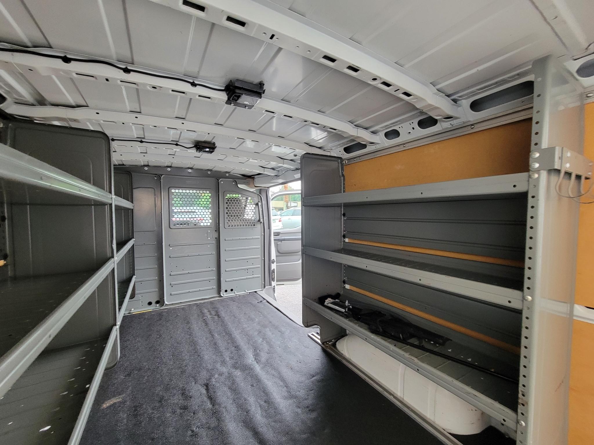 Nissan NV Cargo NV2500 HD Standard Roof V6 SV 2020