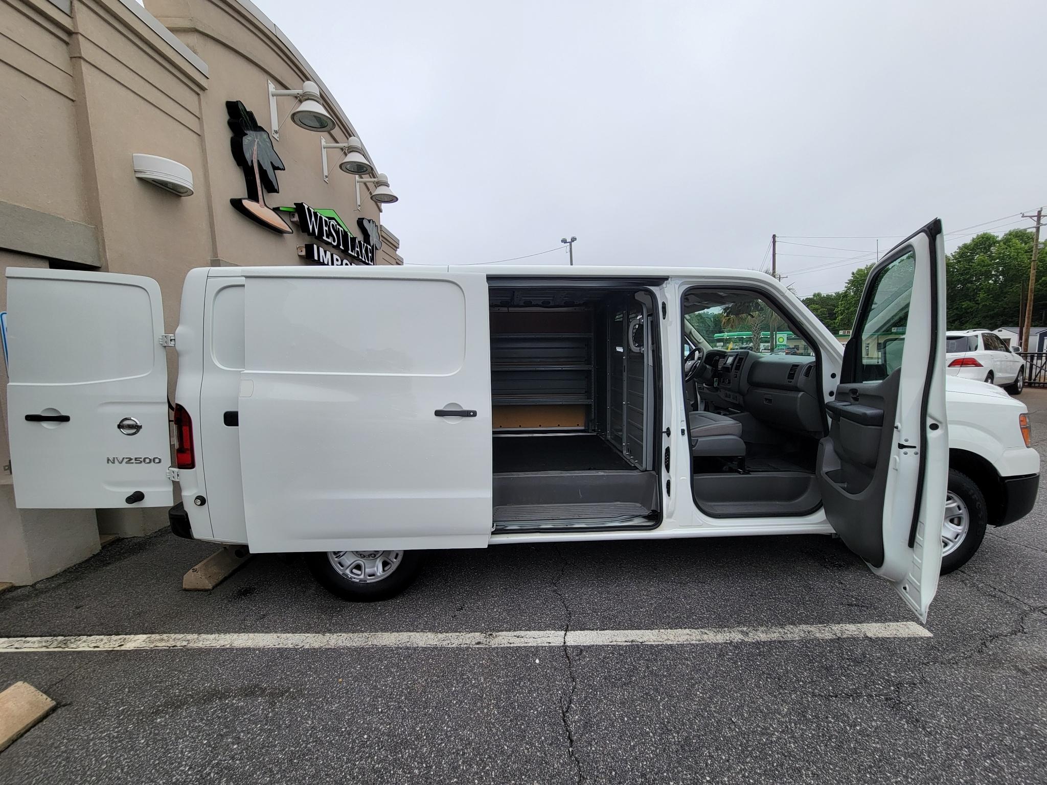 Nissan NV Cargo NV2500 HD Standard Roof V6 SV 2020