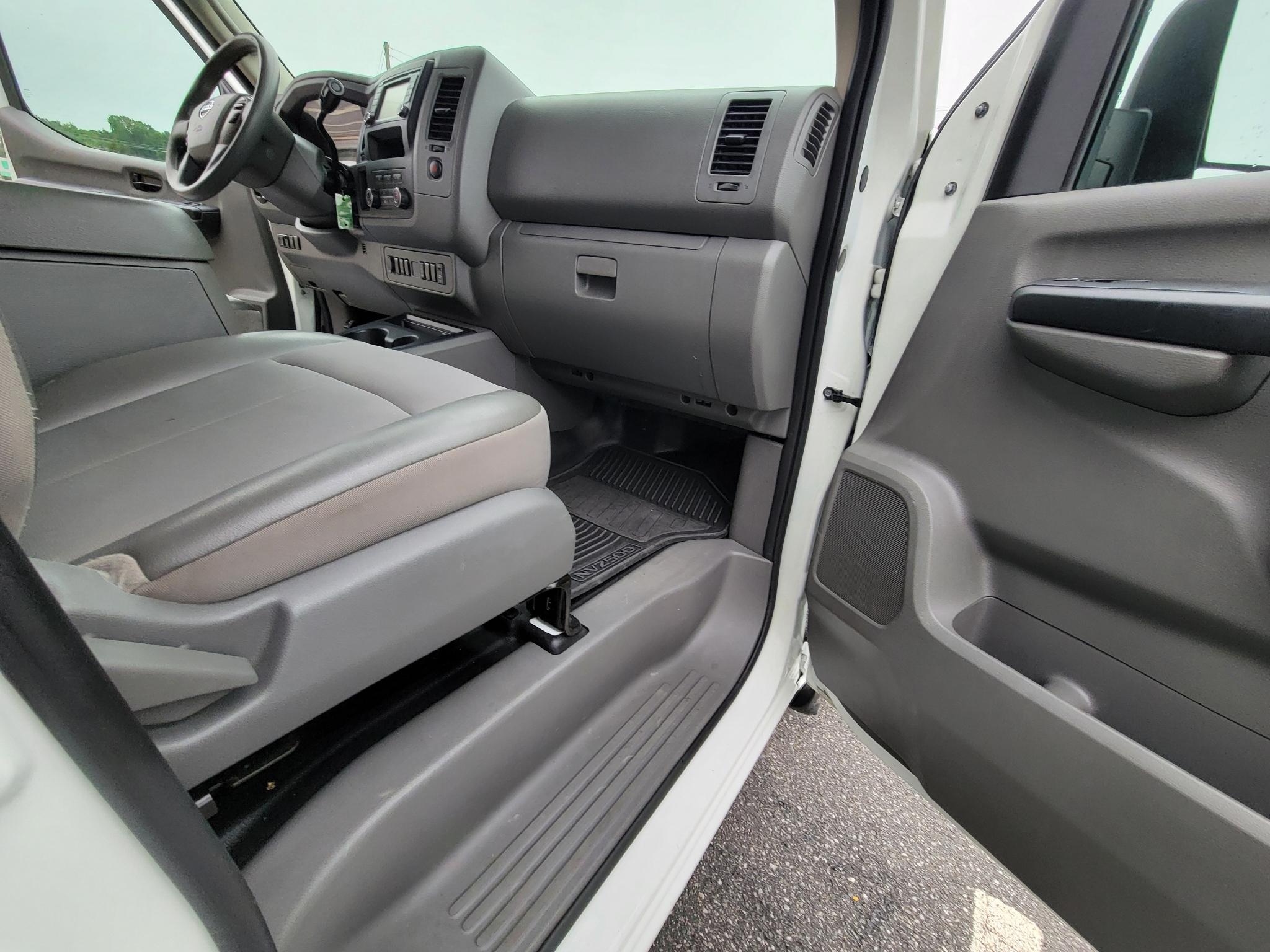 Nissan NV Cargo NV2500 HD Standard Roof V6 SV 2020