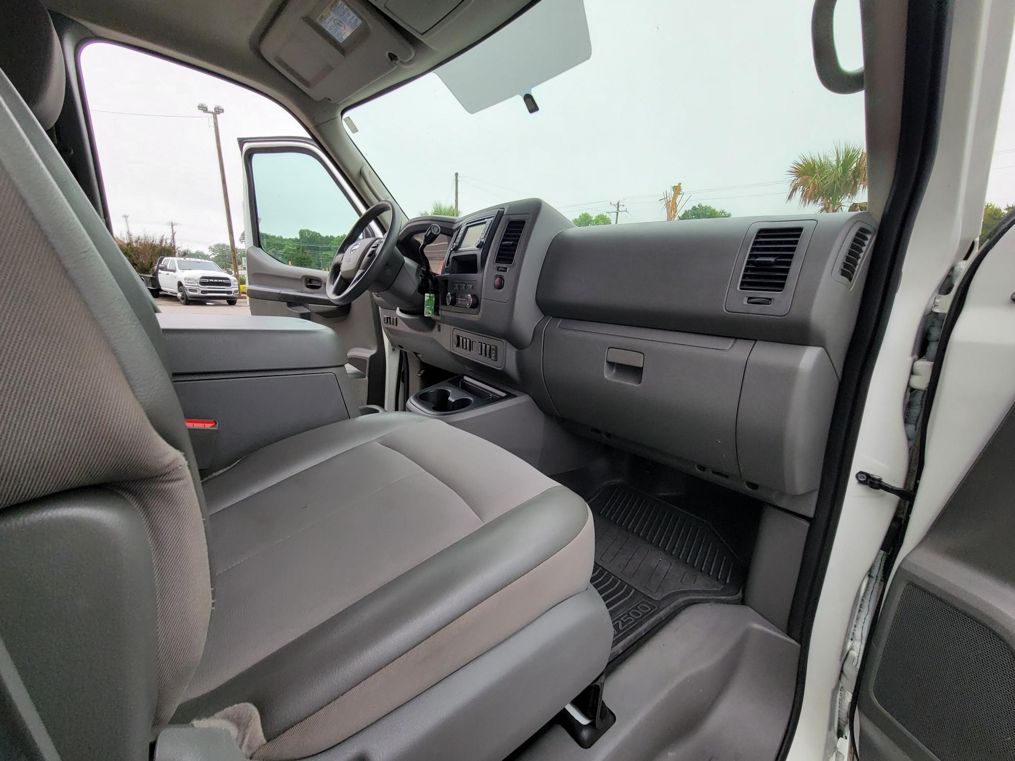 Nissan NV Cargo NV2500 HD Standard Roof V6 SV 2020