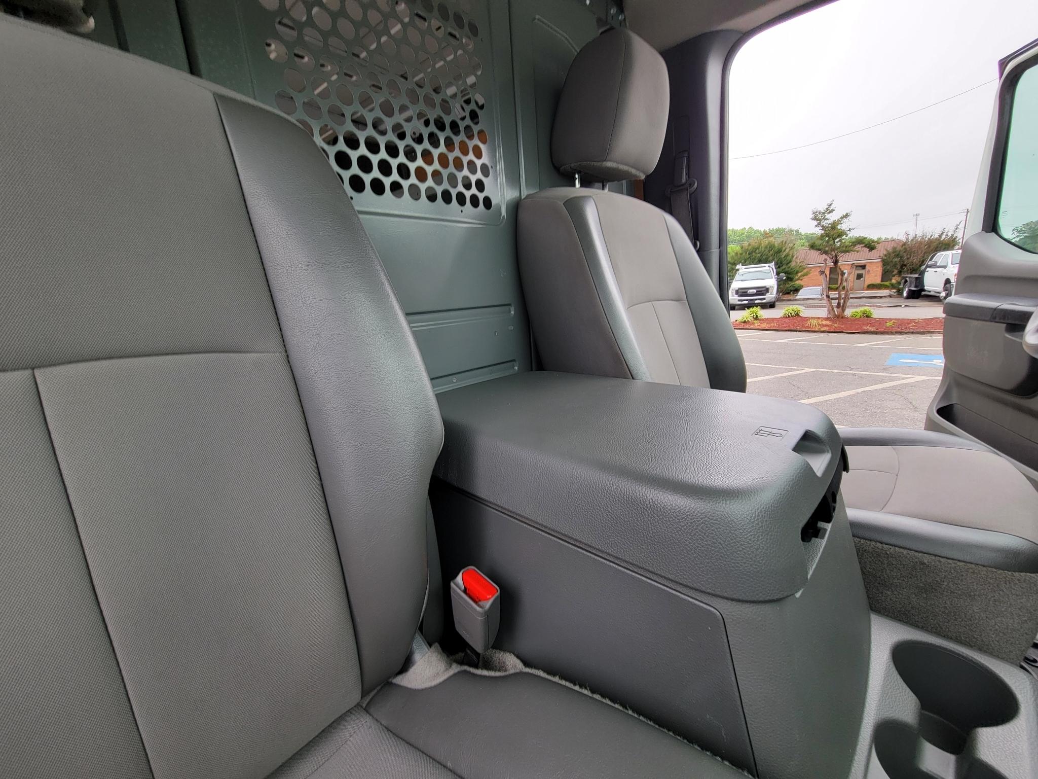 Nissan NV Cargo NV2500 HD Standard Roof V6 SV 2020