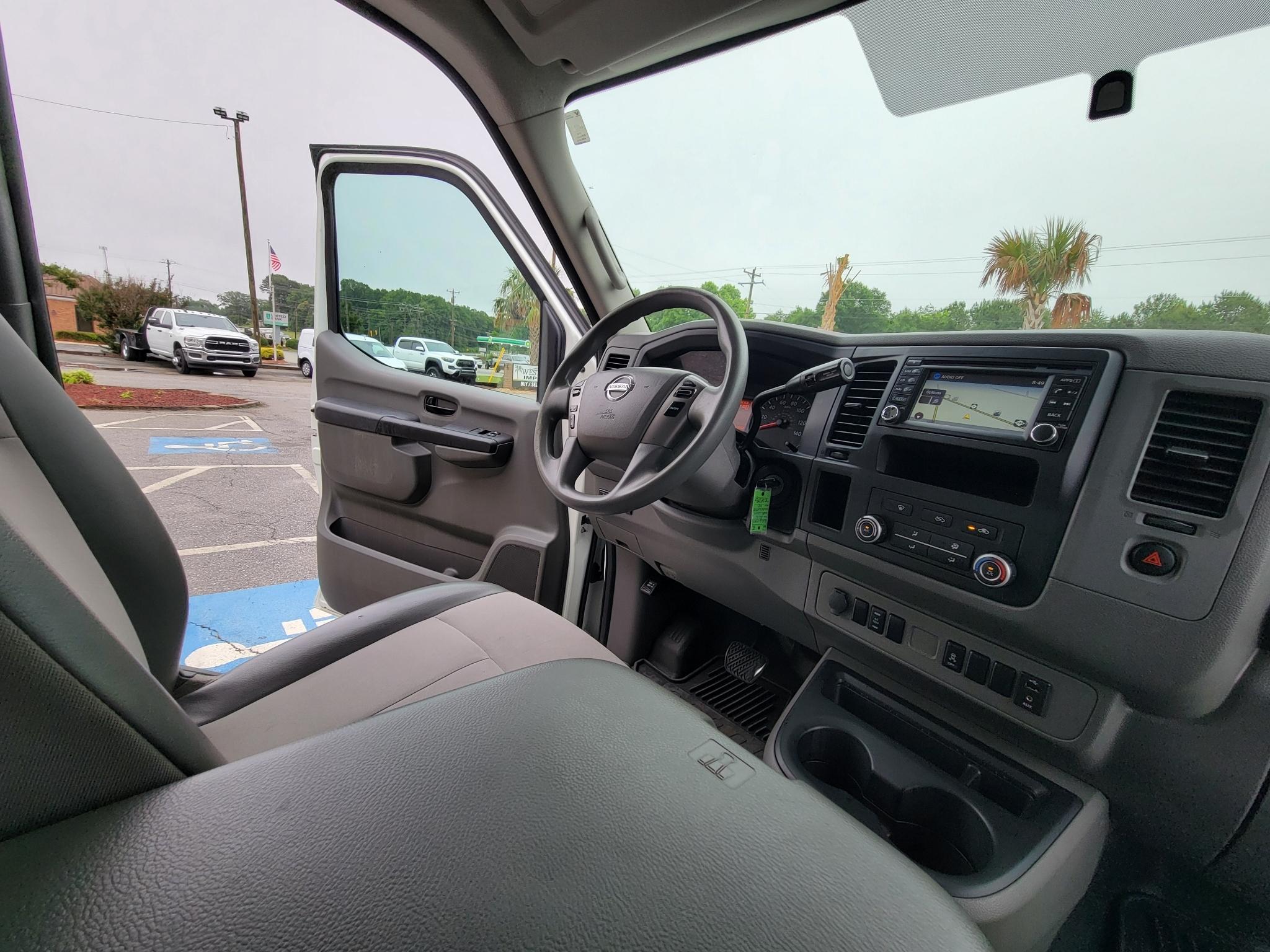 Nissan NV Cargo NV2500 HD Standard Roof V6 SV 2020