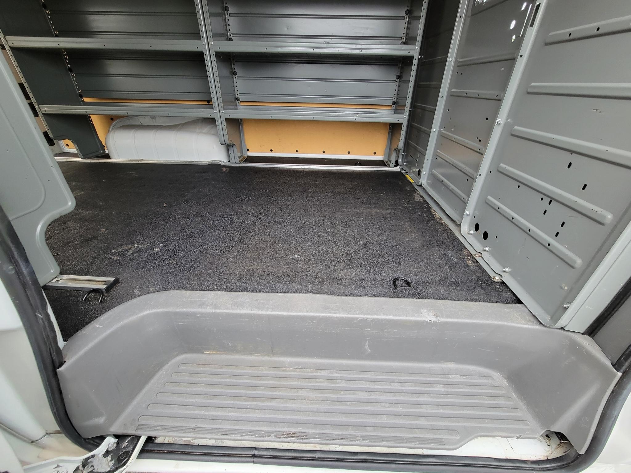 Nissan NV Cargo NV2500 HD Standard Roof V6 SV 2020