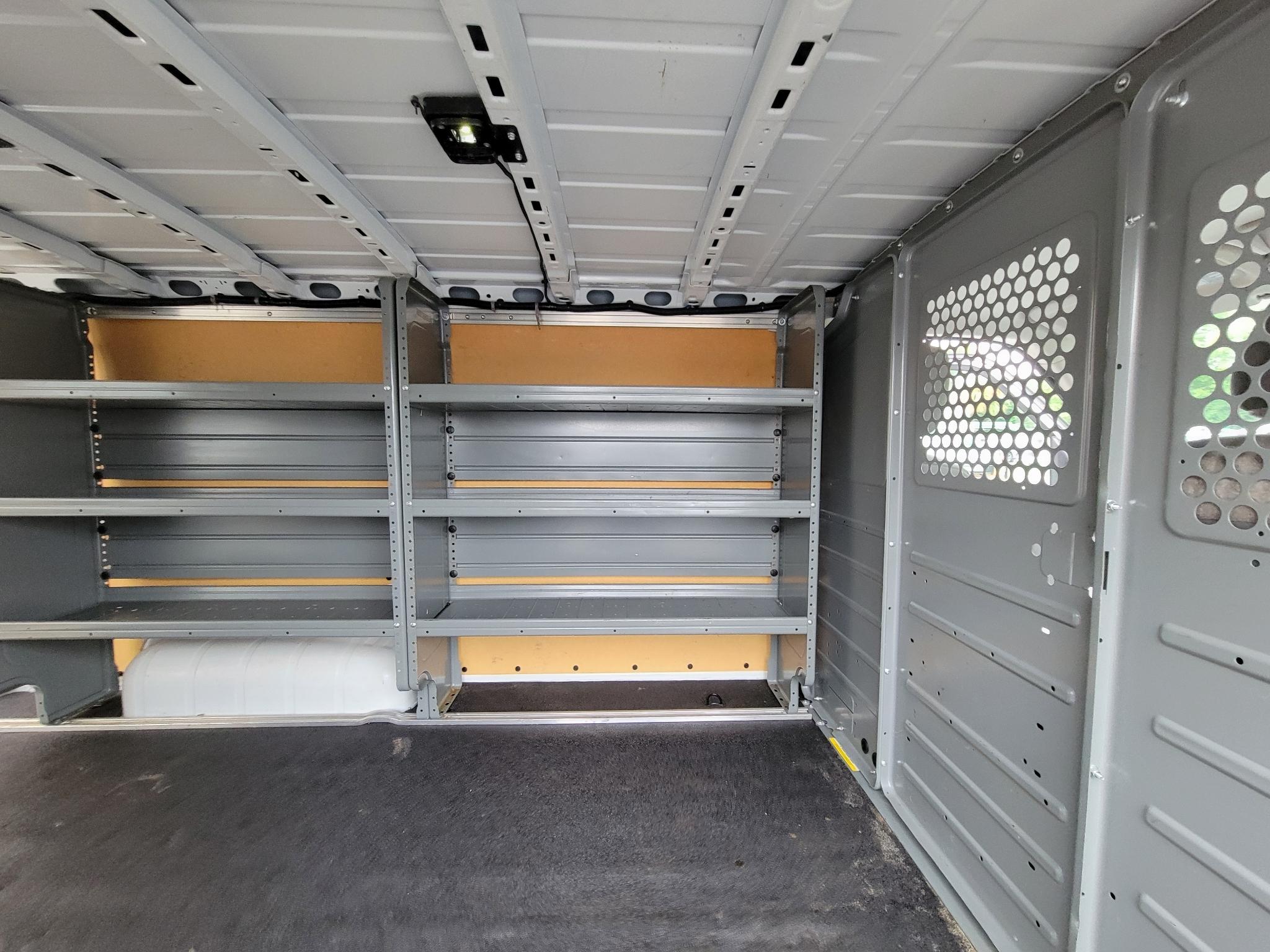 Nissan NV Cargo NV2500 HD Standard Roof V6 SV 2020