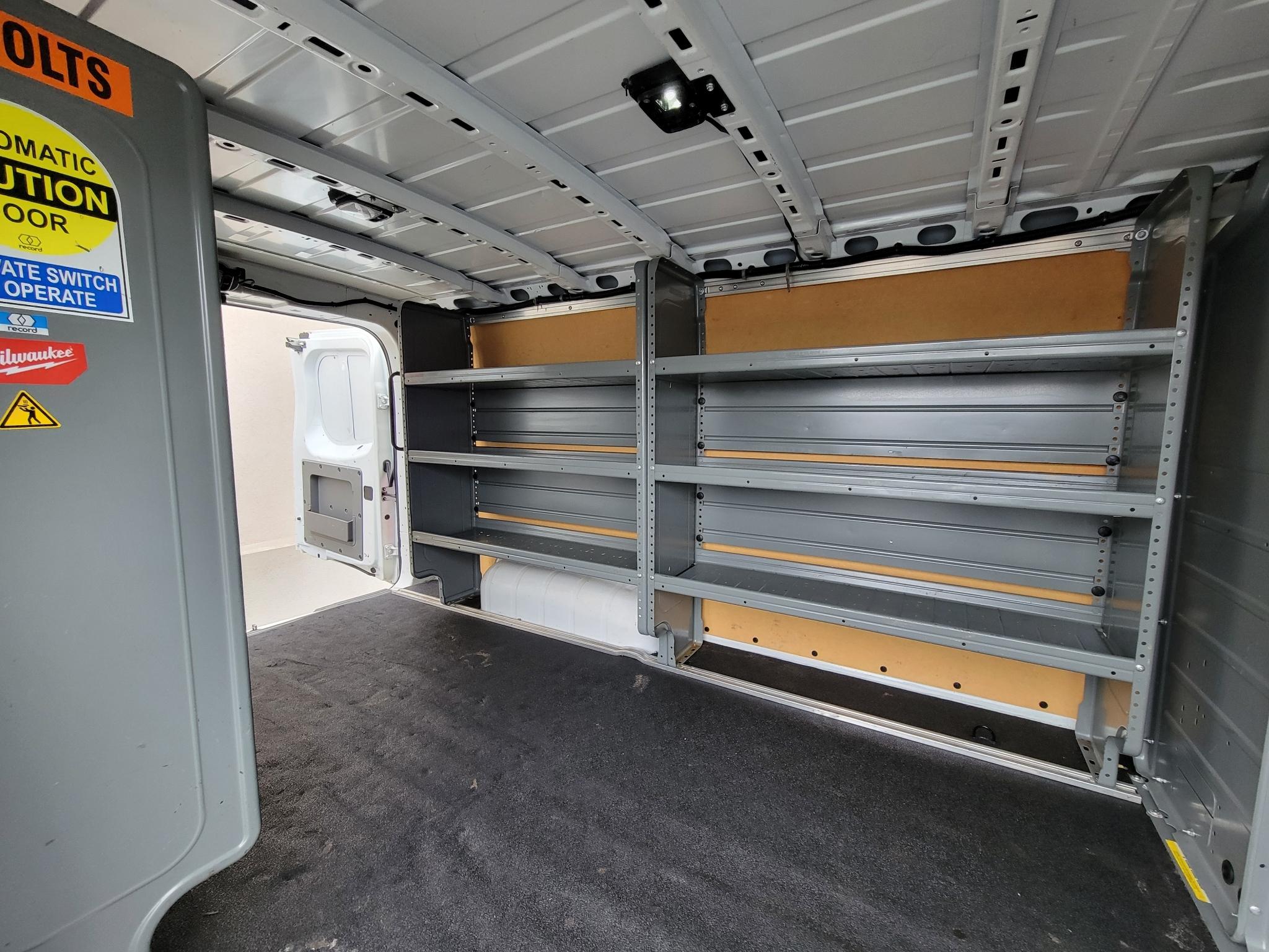 Nissan NV Cargo NV2500 HD Standard Roof V6 SV 2020