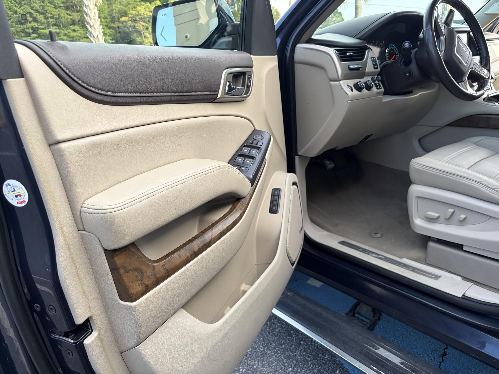 GMC Yukon XL 4WD 4dr Denali 2019