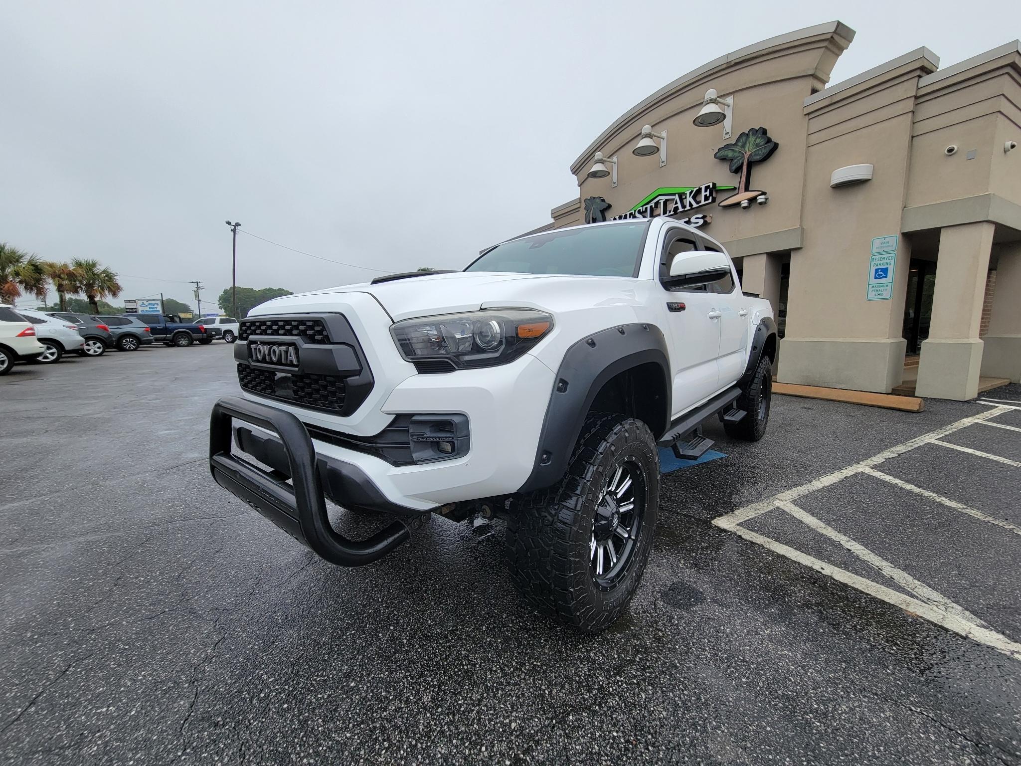 Toyota Tacoma TRD Off Road Double Cab 5' Bed V6 4x4 MT (Natl) 2018