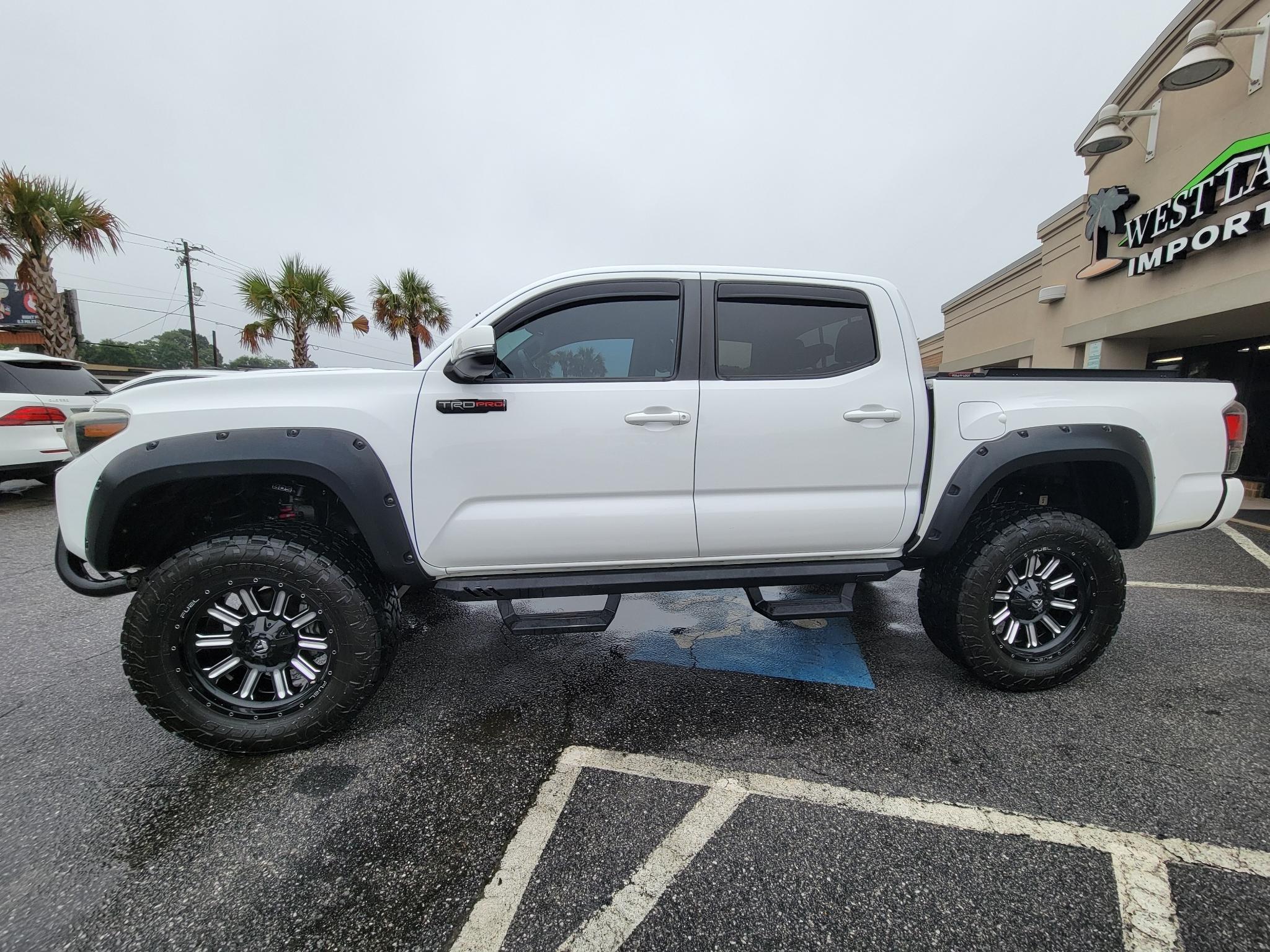Toyota Tacoma TRD Off Road Double Cab 5' Bed V6 4x4 MT (Natl) 2018