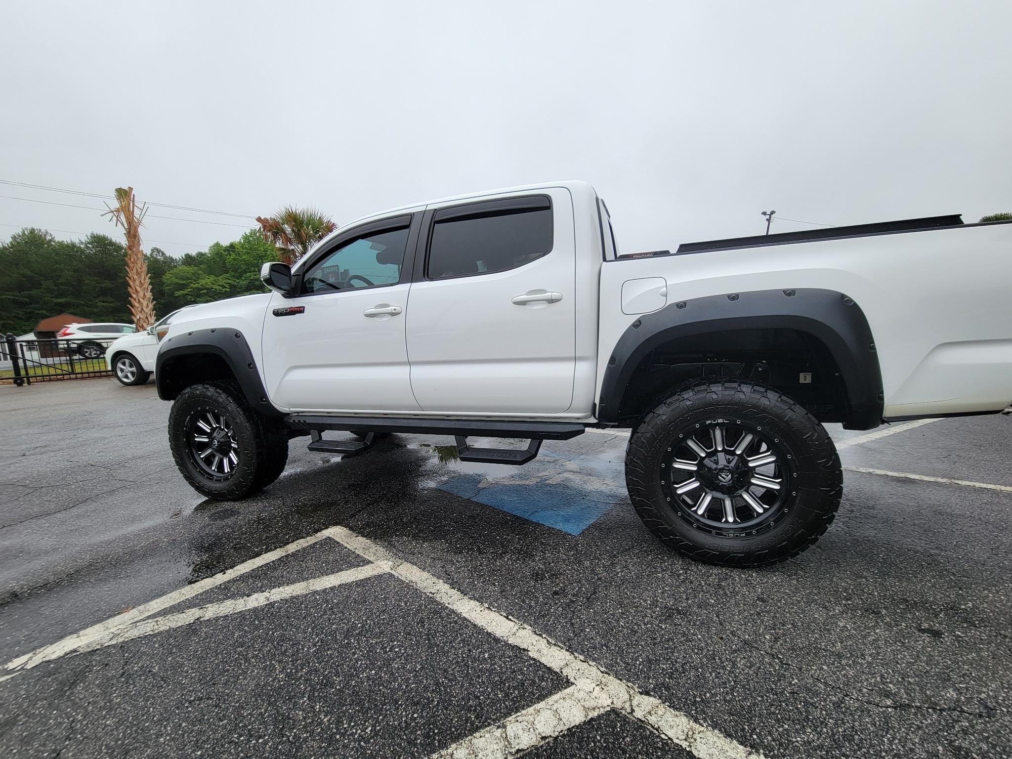 Toyota Tacoma TRD Off Road Double Cab 5' Bed V6 4x4 MT (Natl) 2018