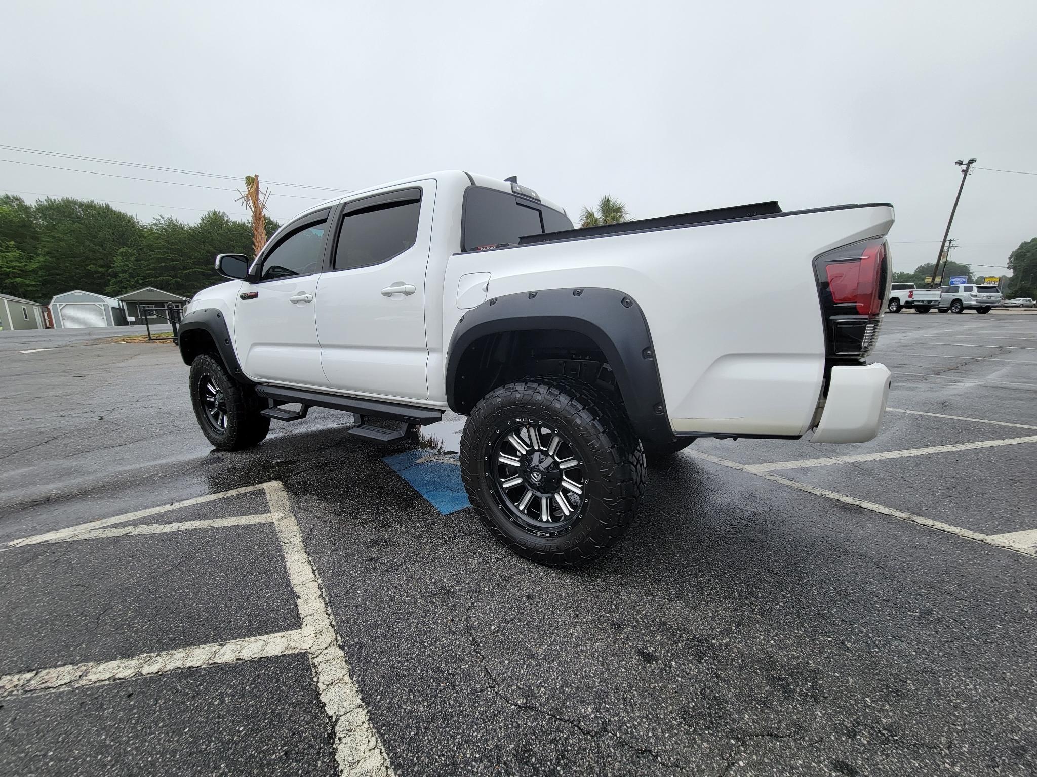 Toyota Tacoma TRD Off Road Double Cab 5' Bed V6 4x4 MT (Natl) 2018