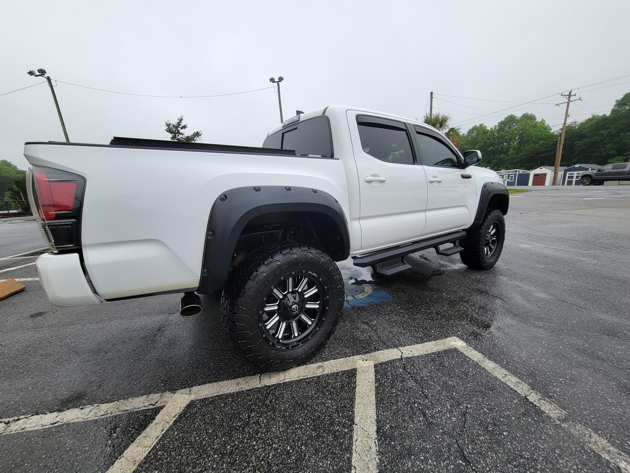 Toyota Tacoma TRD Off Road Double Cab 5' Bed V6 4x4 MT (Natl) 2018