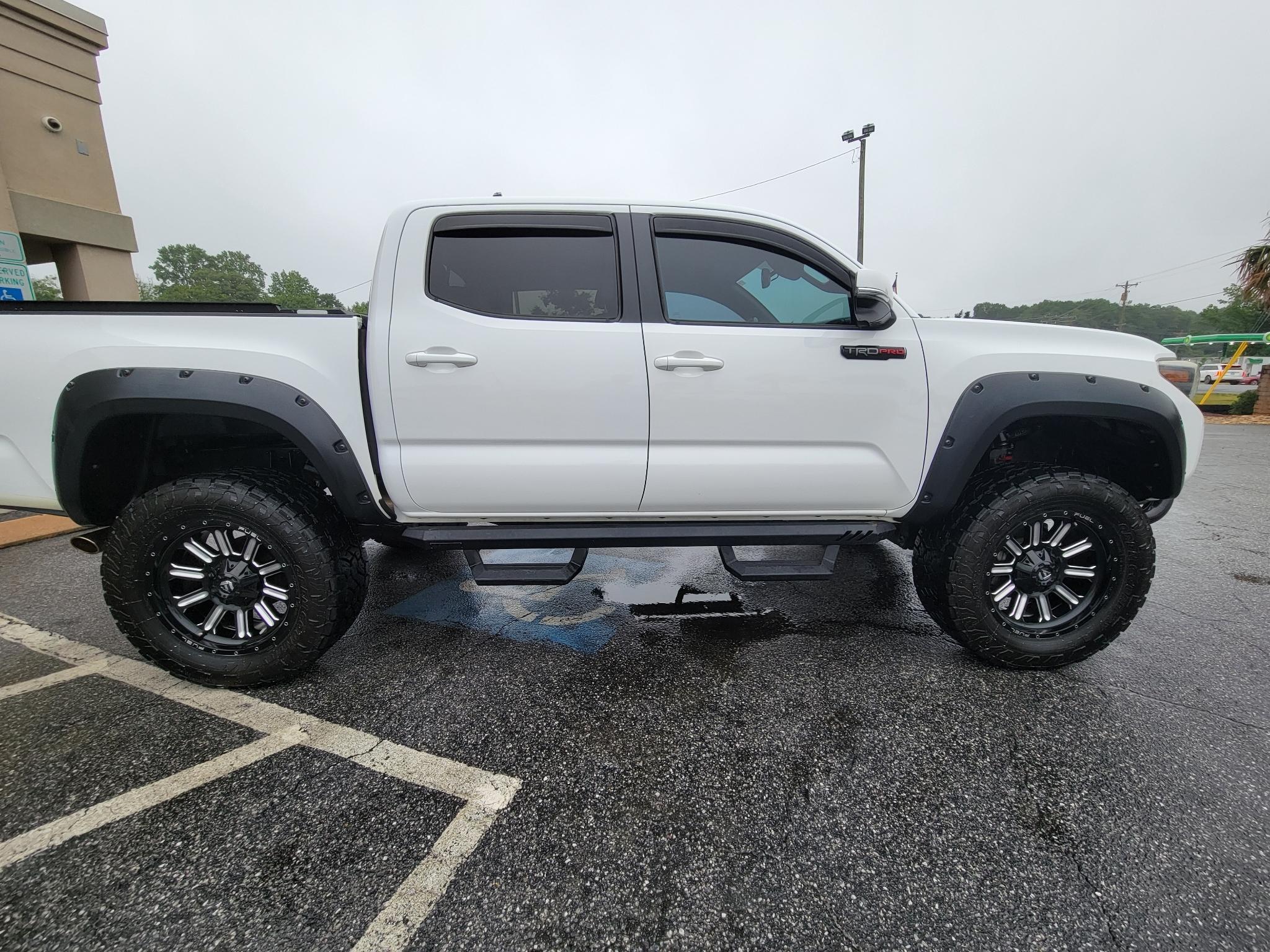 Toyota Tacoma TRD Off Road Double Cab 5' Bed V6 4x4 MT (Natl) 2018