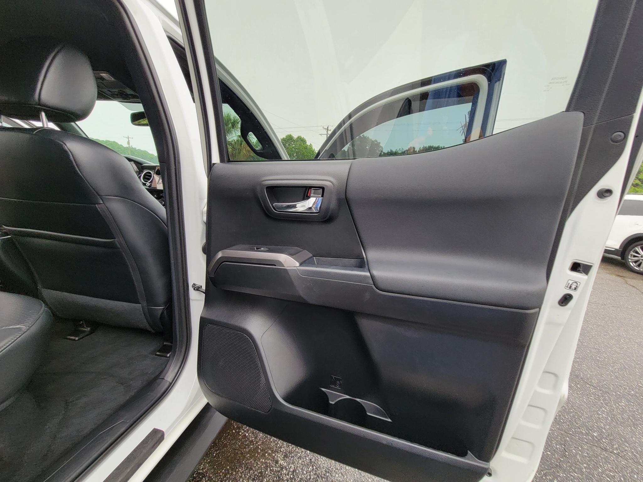 Toyota Tacoma TRD Off Road Double Cab 5' Bed V6 4x4 MT (Natl) 2018