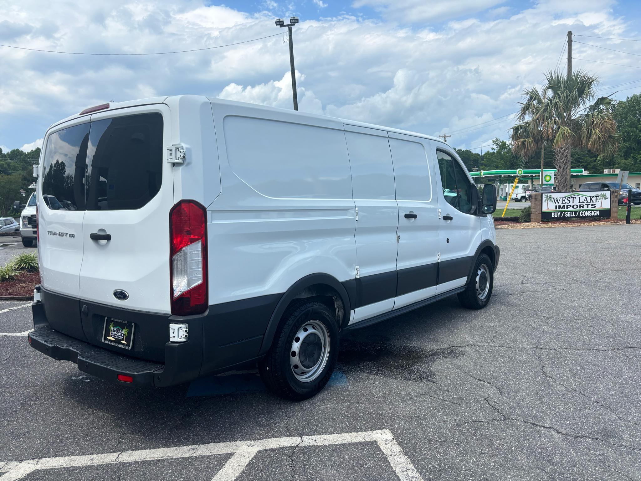 Ford Transit Cargo Van T-150 130" Low Rf 8600 GVWR Swing-Out RH Dr 2016