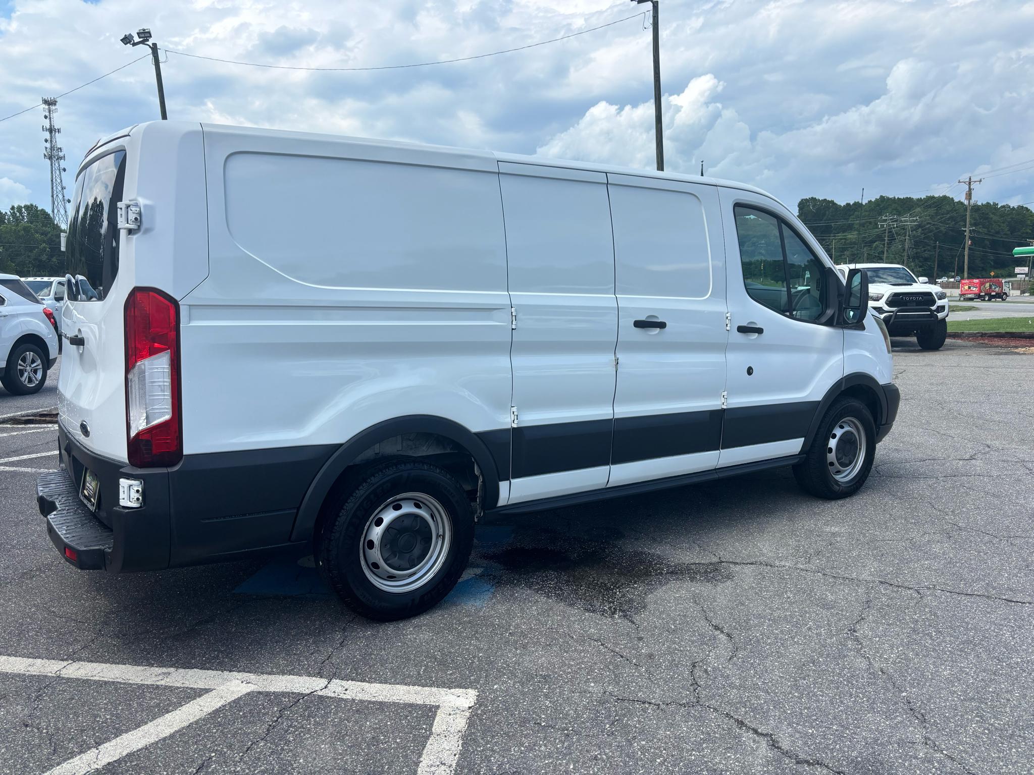 Ford Transit Cargo Van T-150 130" Low Rf 8600 GVWR Swing-Out RH Dr 2016