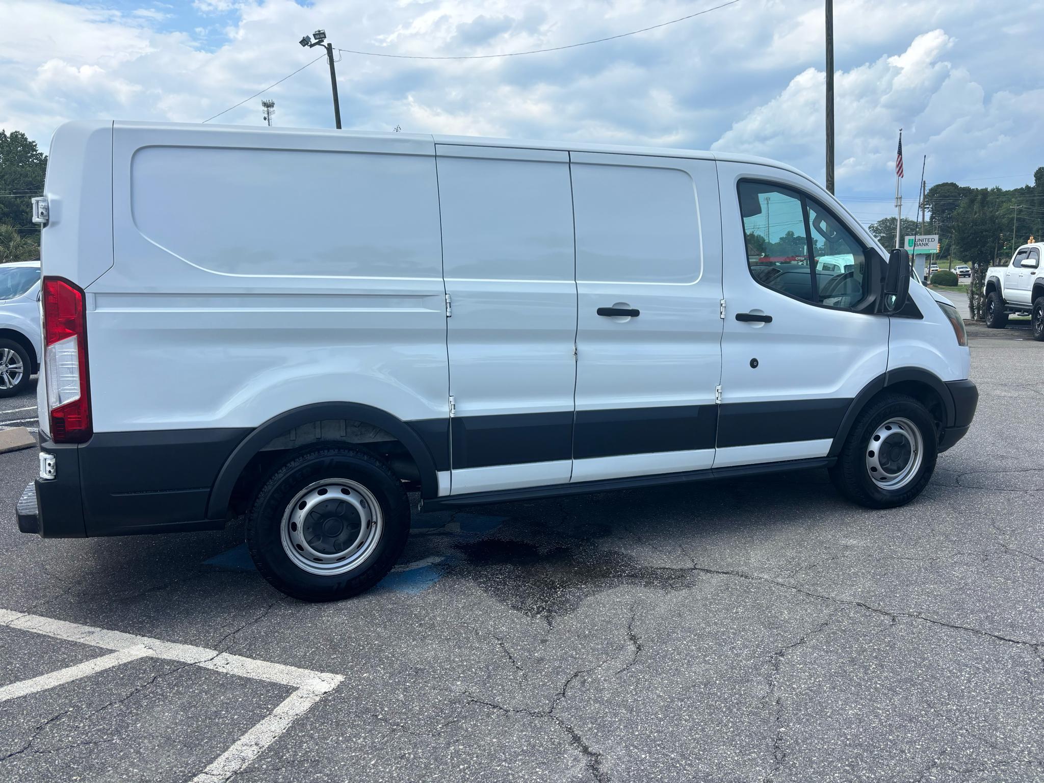 Ford Transit Cargo Van T-150 130" Low Rf 8600 GVWR Swing-Out RH Dr 2016