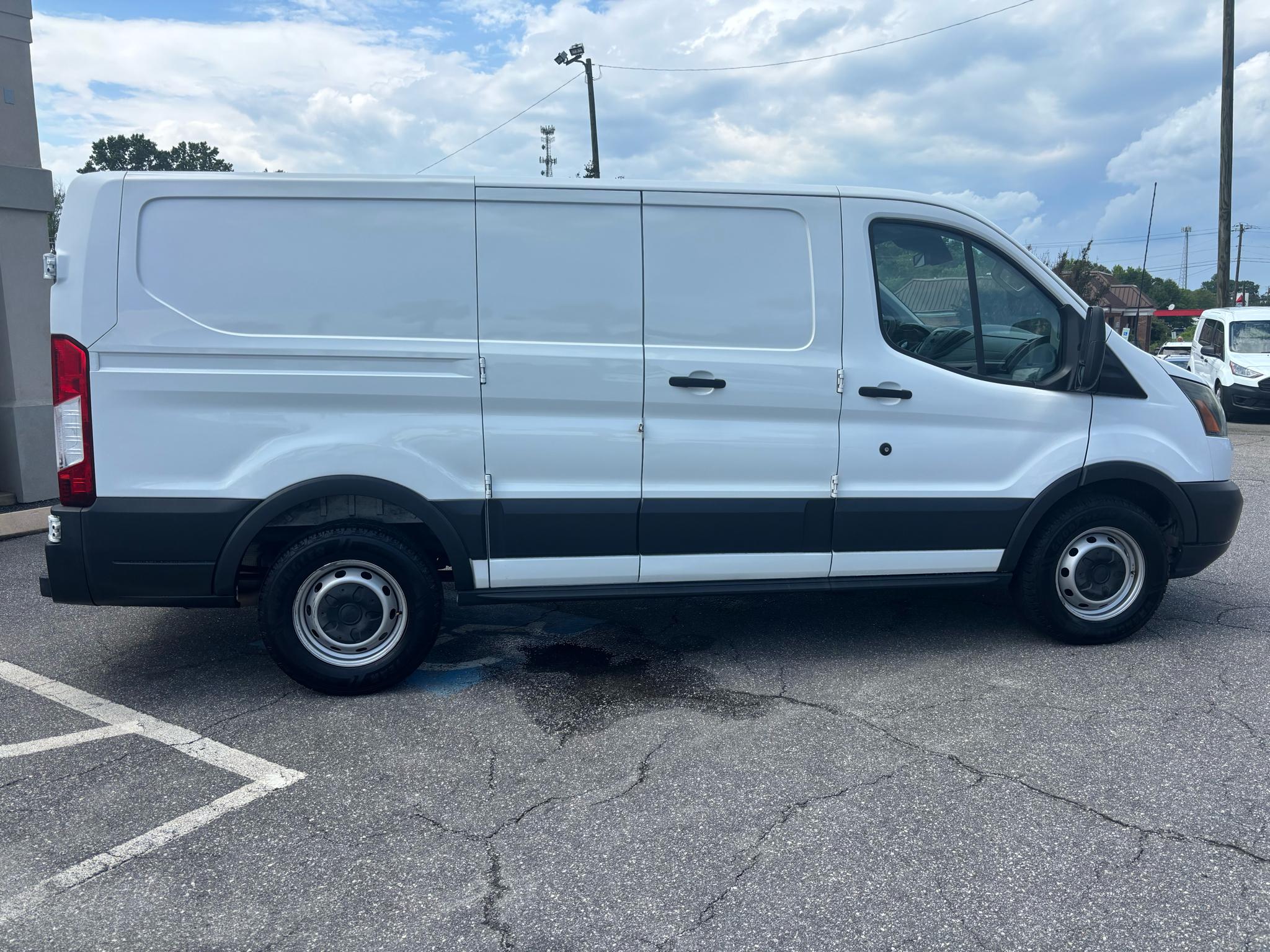 Ford Transit Cargo Van T-150 130" Low Rf 8600 GVWR Swing-Out RH Dr 2016