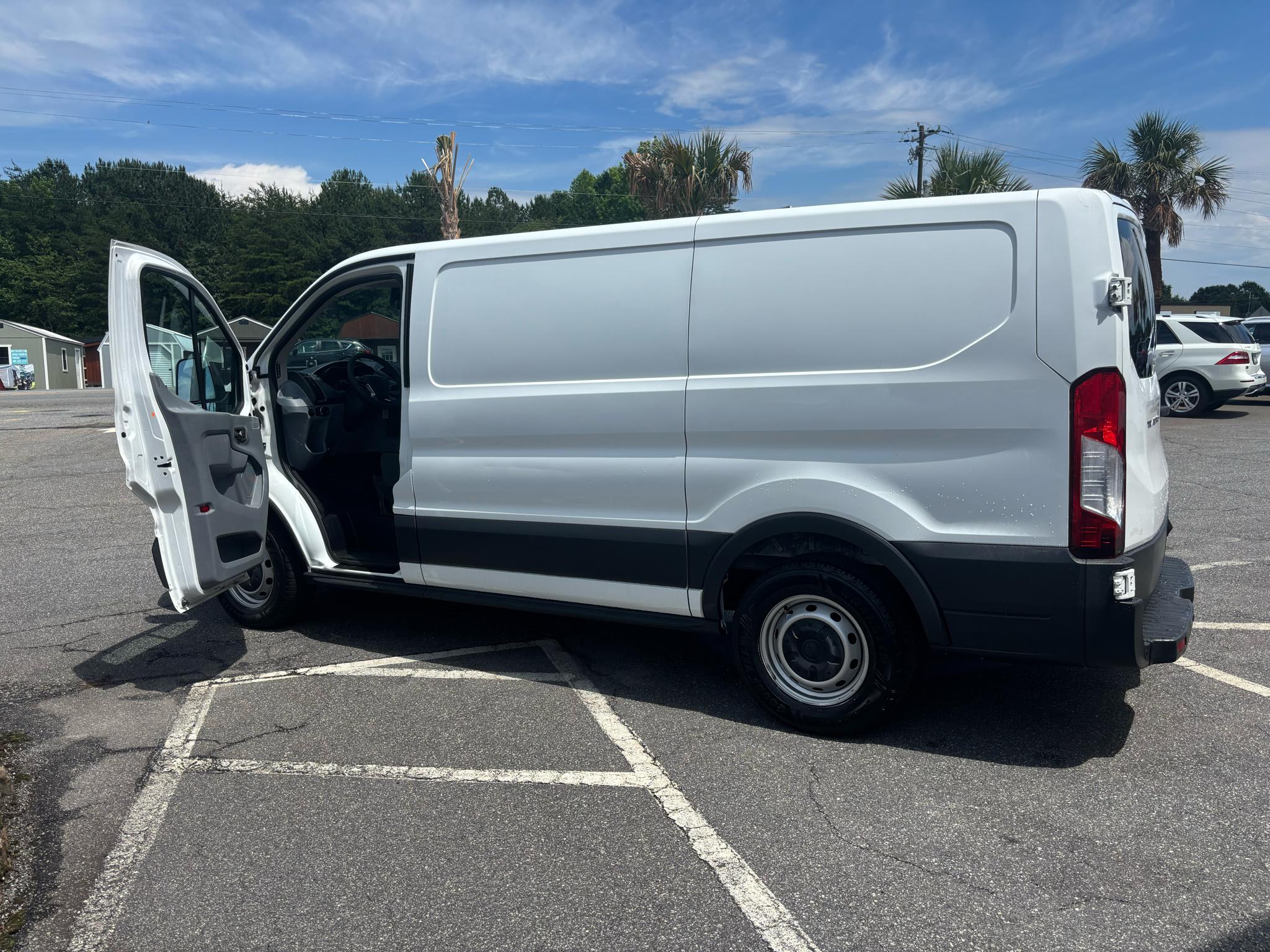 Ford Transit Cargo Van T-150 130" Low Rf 8600 GVWR Swing-Out RH Dr 2016