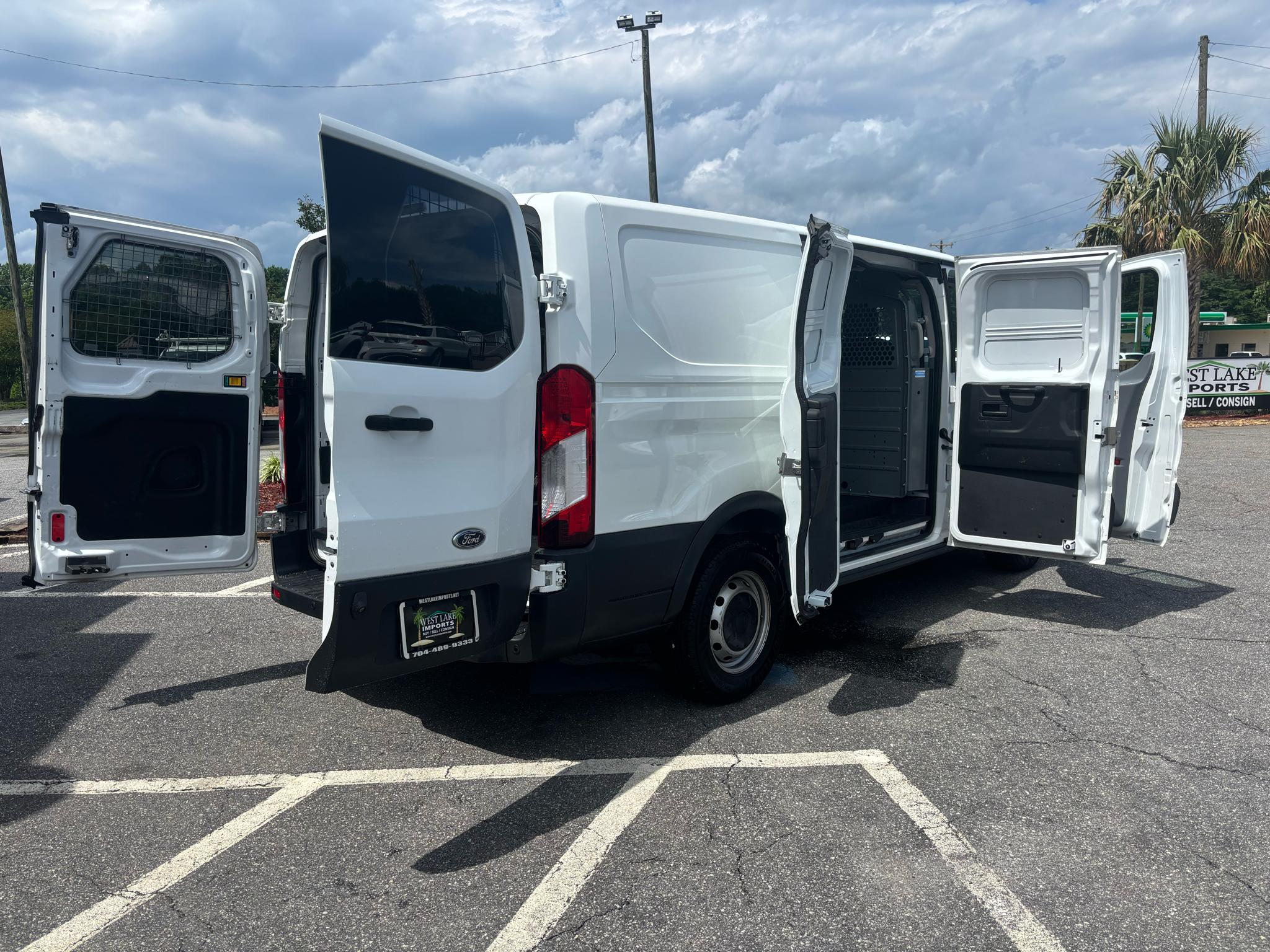 Ford Transit Cargo Van T-150 130" Low Rf 8600 GVWR Swing-Out RH Dr 2016