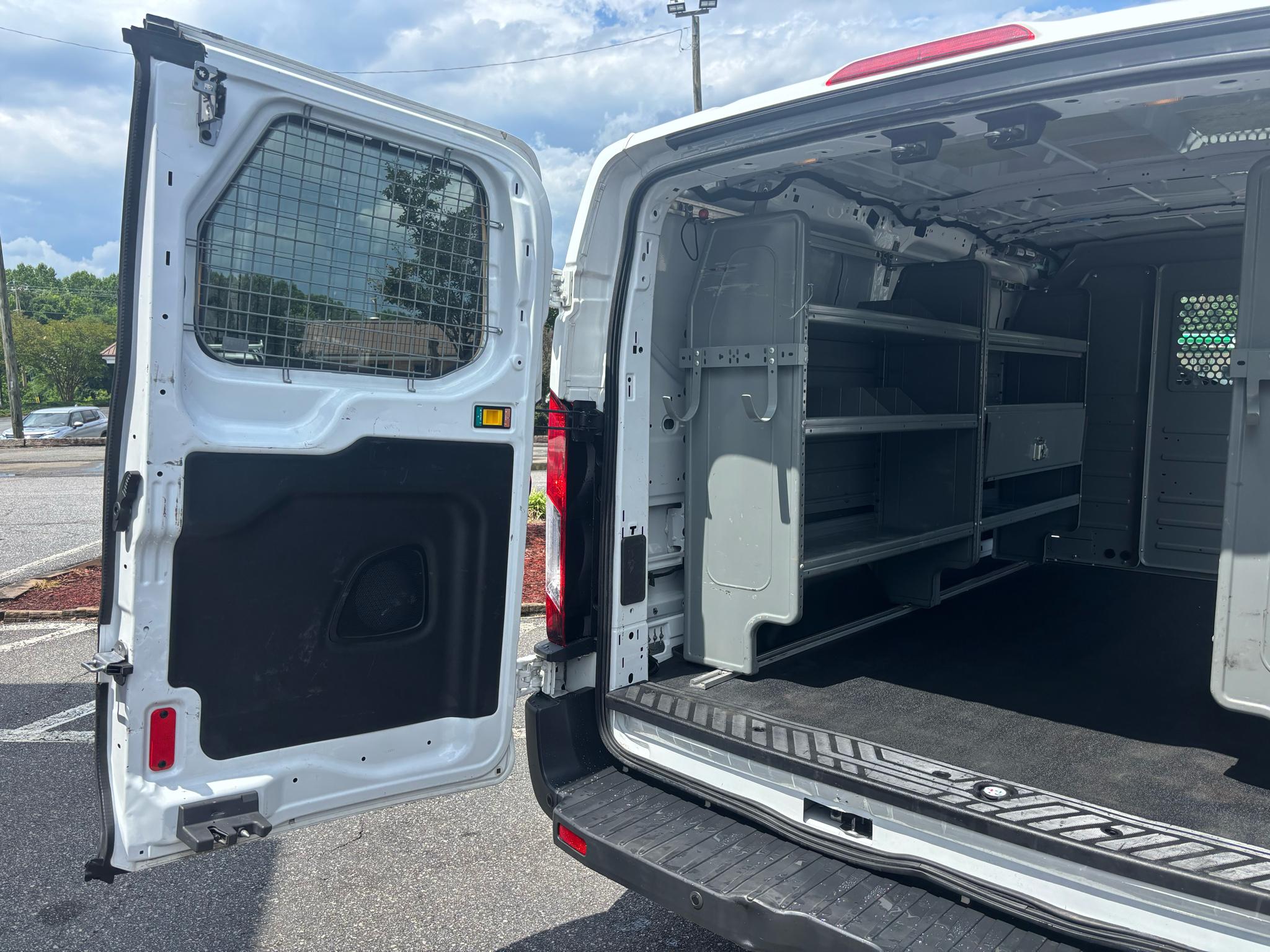 Ford Transit Cargo Van T-150 130" Low Rf 8600 GVWR Swing-Out RH Dr 2016