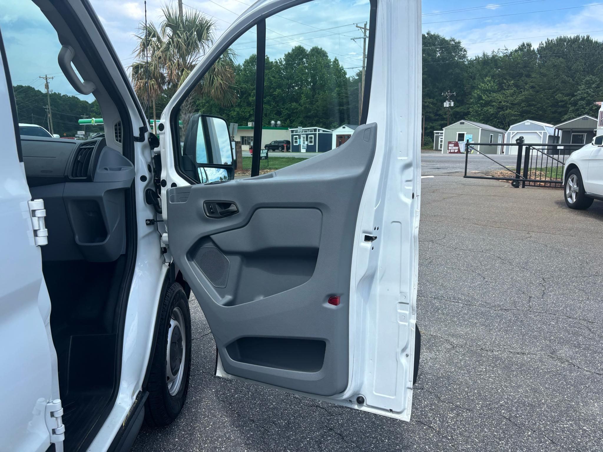 Ford Transit Cargo Van T-150 130" Low Rf 8600 GVWR Swing-Out RH Dr 2016