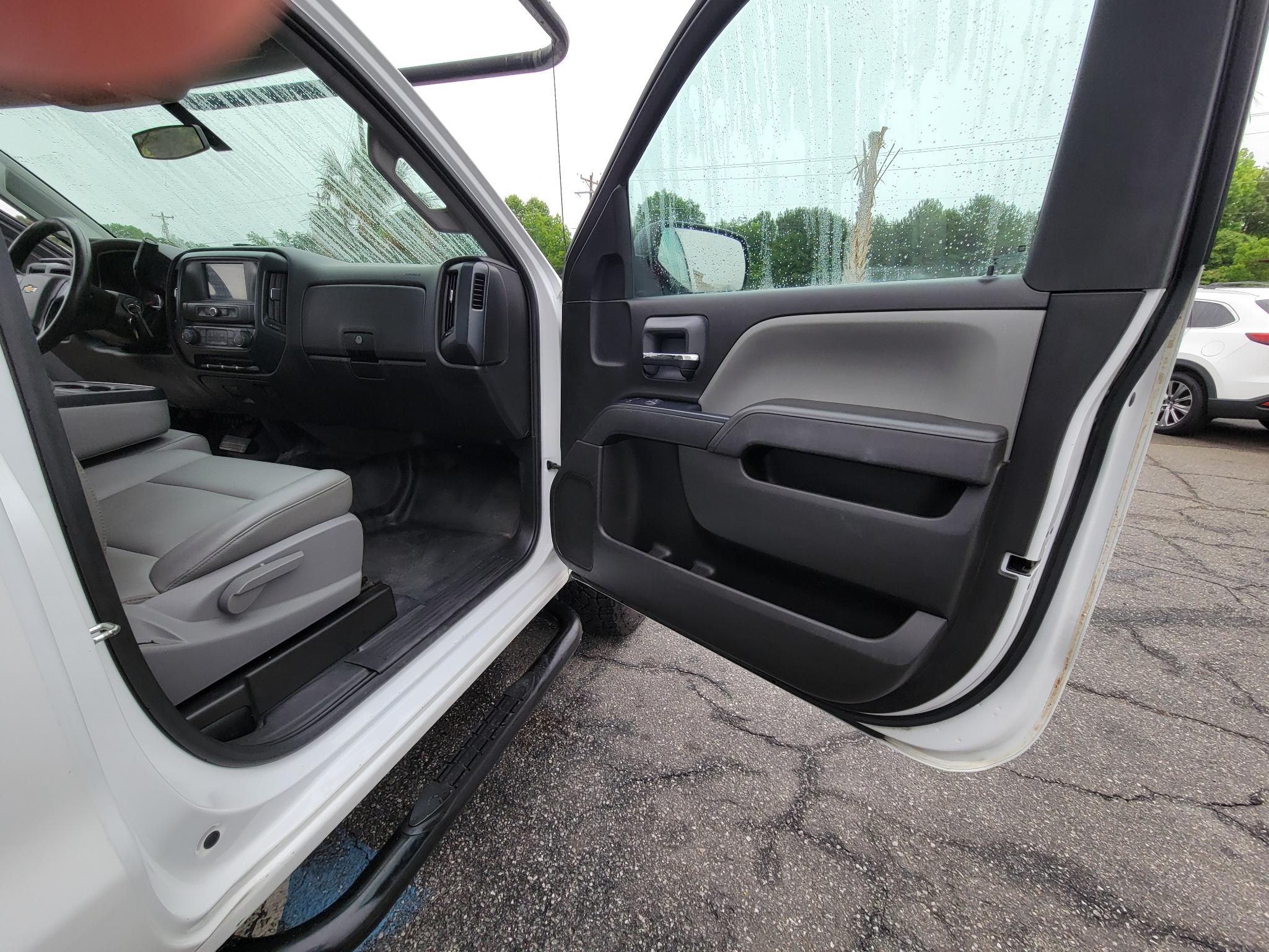 Chevrolet Silverado 2500HD 2WD Reg Cab 133.6" Work Truck 2018