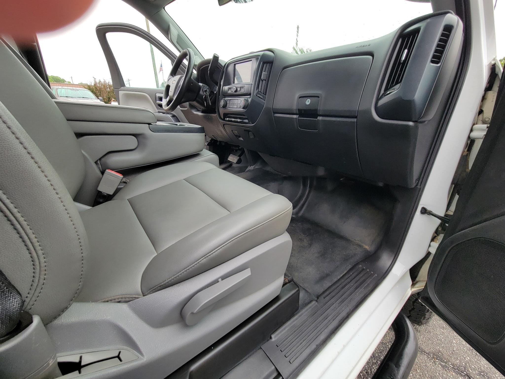 Chevrolet Silverado 2500HD 2WD Reg Cab 133.6" Work Truck 2018