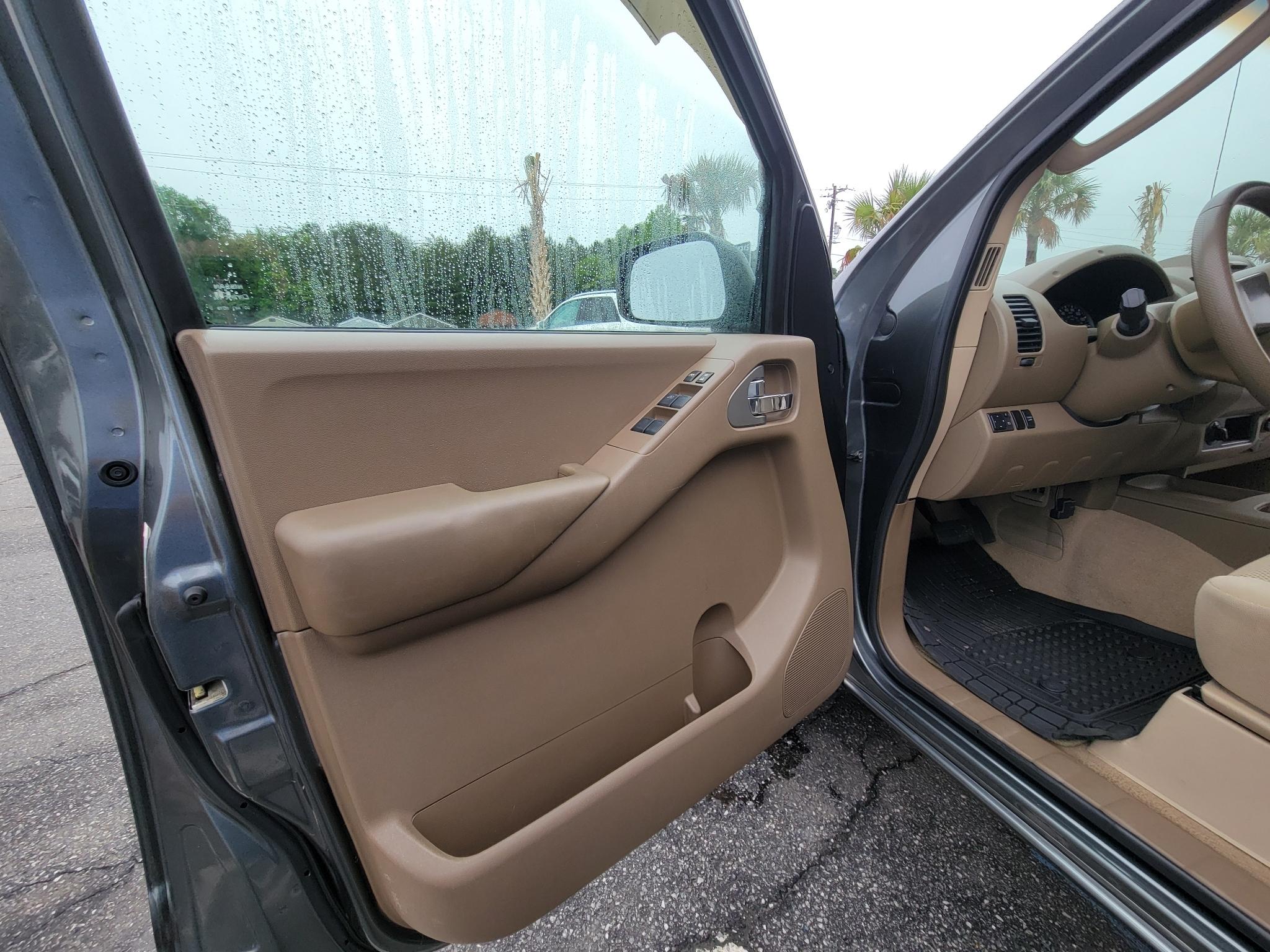 Nissan Frontier 4WD Crew Cab SWB Auto SE 2007
