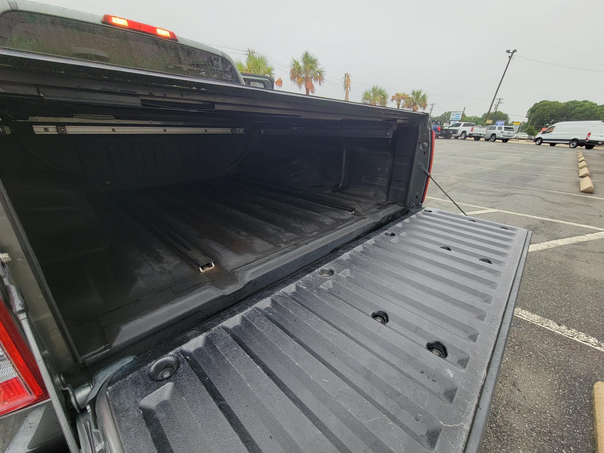 Nissan Frontier 4WD Crew Cab SWB Auto SE 2007