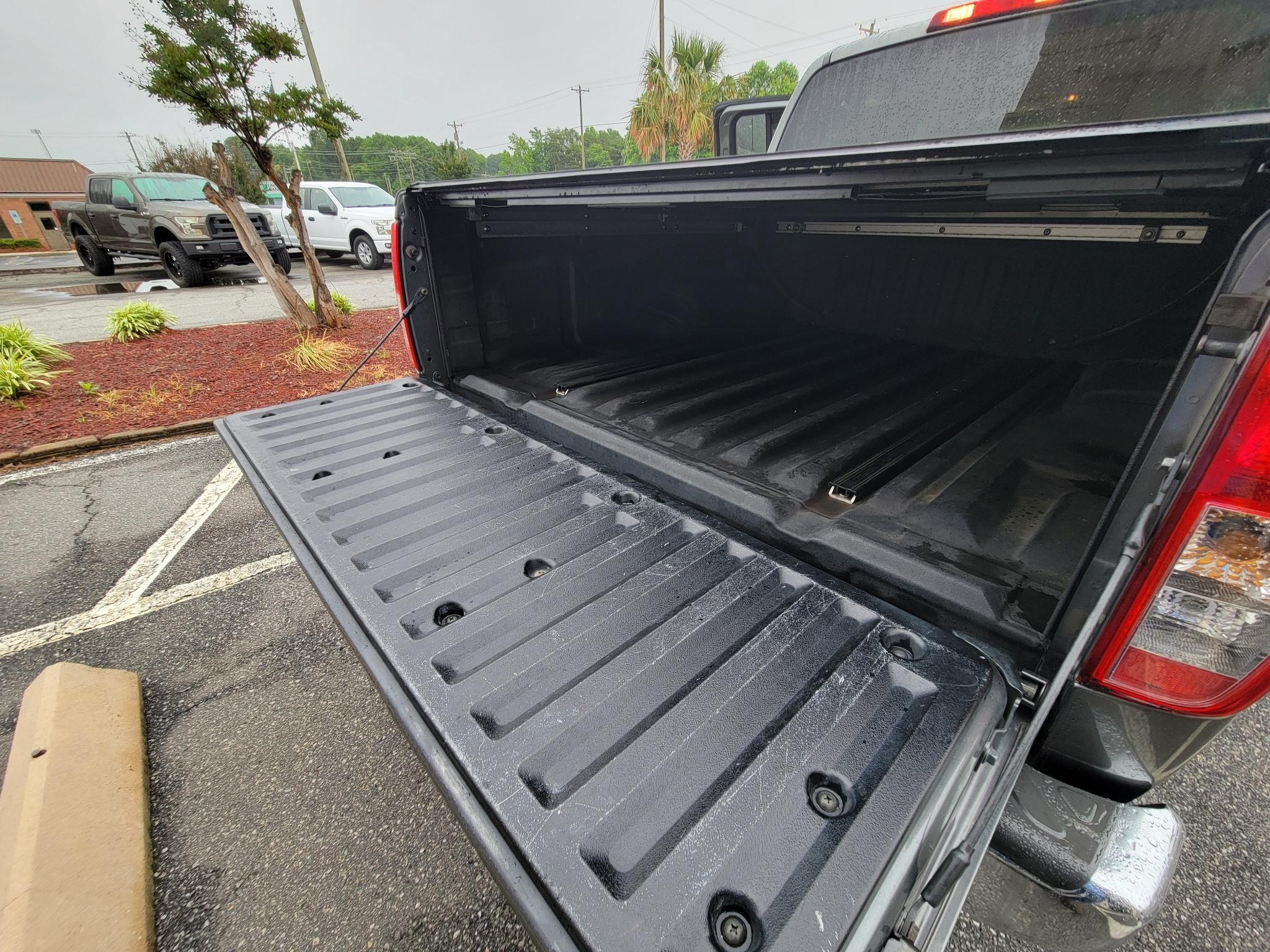 Nissan Frontier 4WD Crew Cab SWB Auto SE 2007