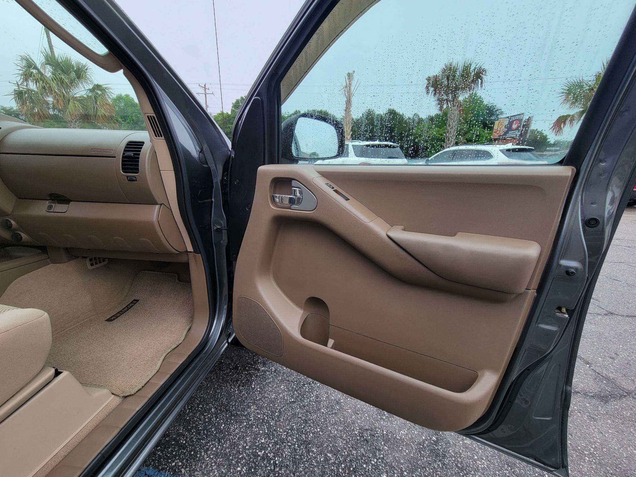 Nissan Frontier 4WD Crew Cab SWB Auto SE 2007
