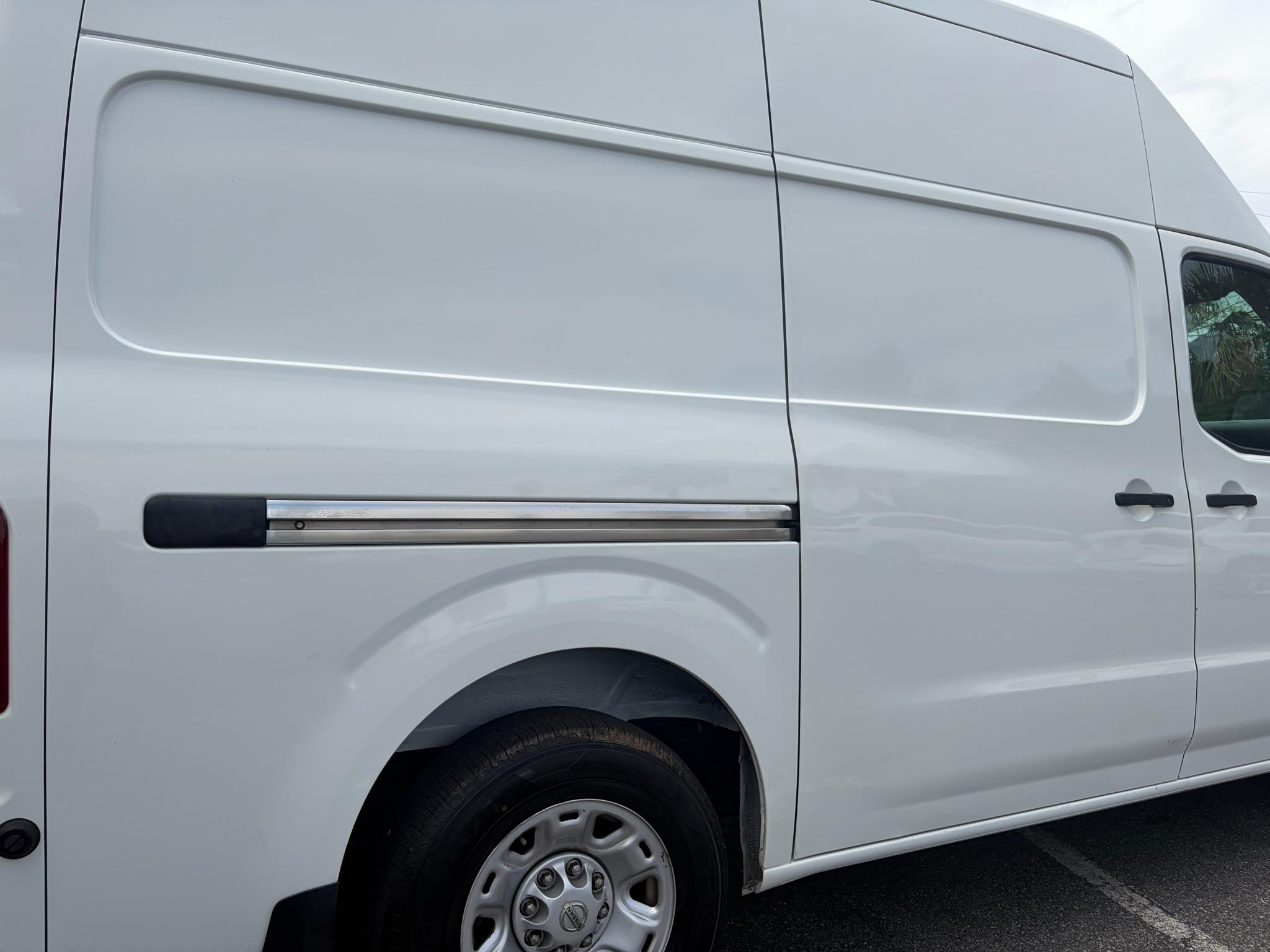 Nissan NV Cargo NV2500 HD High Roof V6 SV 2021