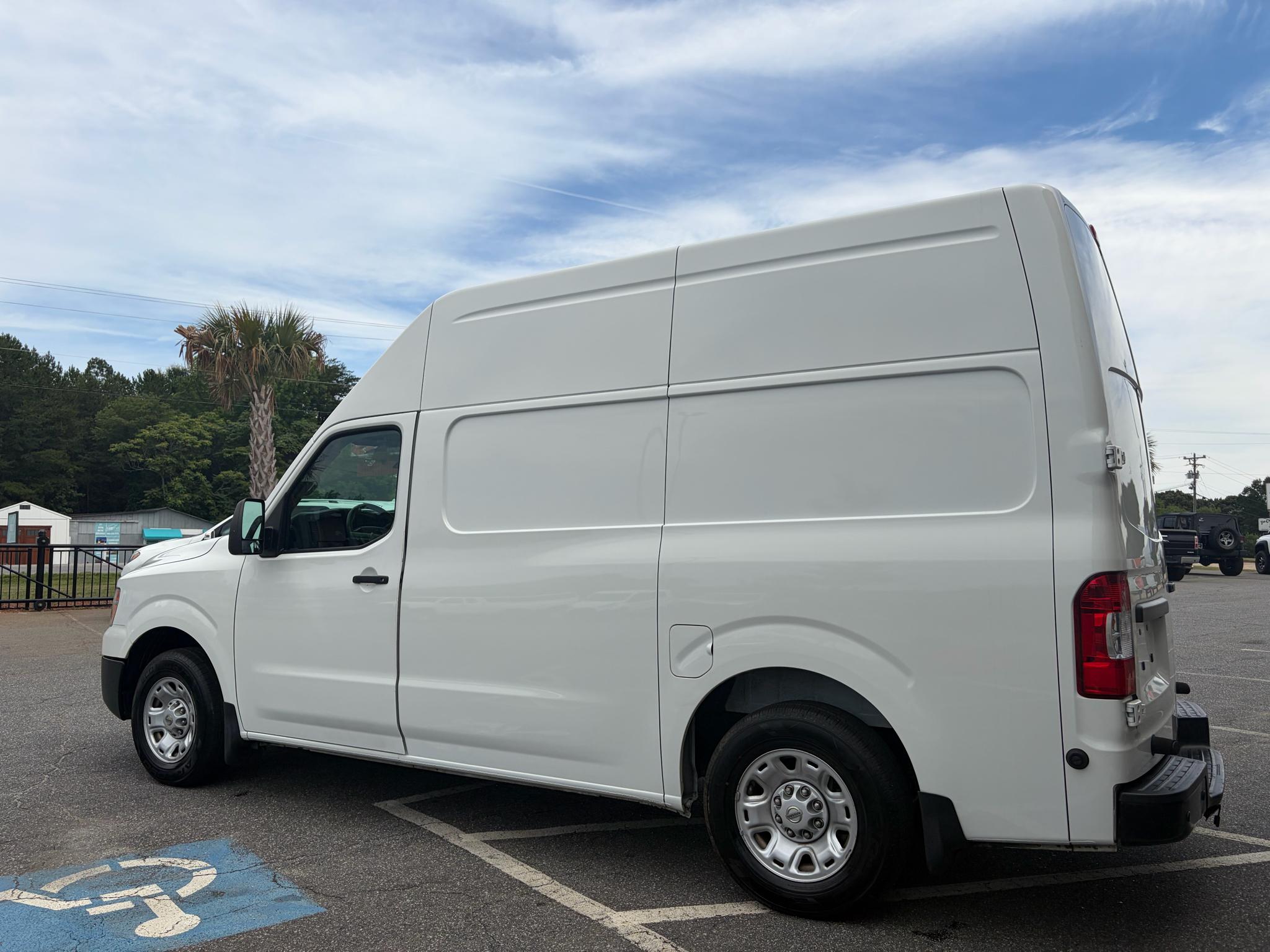 Nissan NV Cargo NV2500 HD High Roof V6 SV 2021
