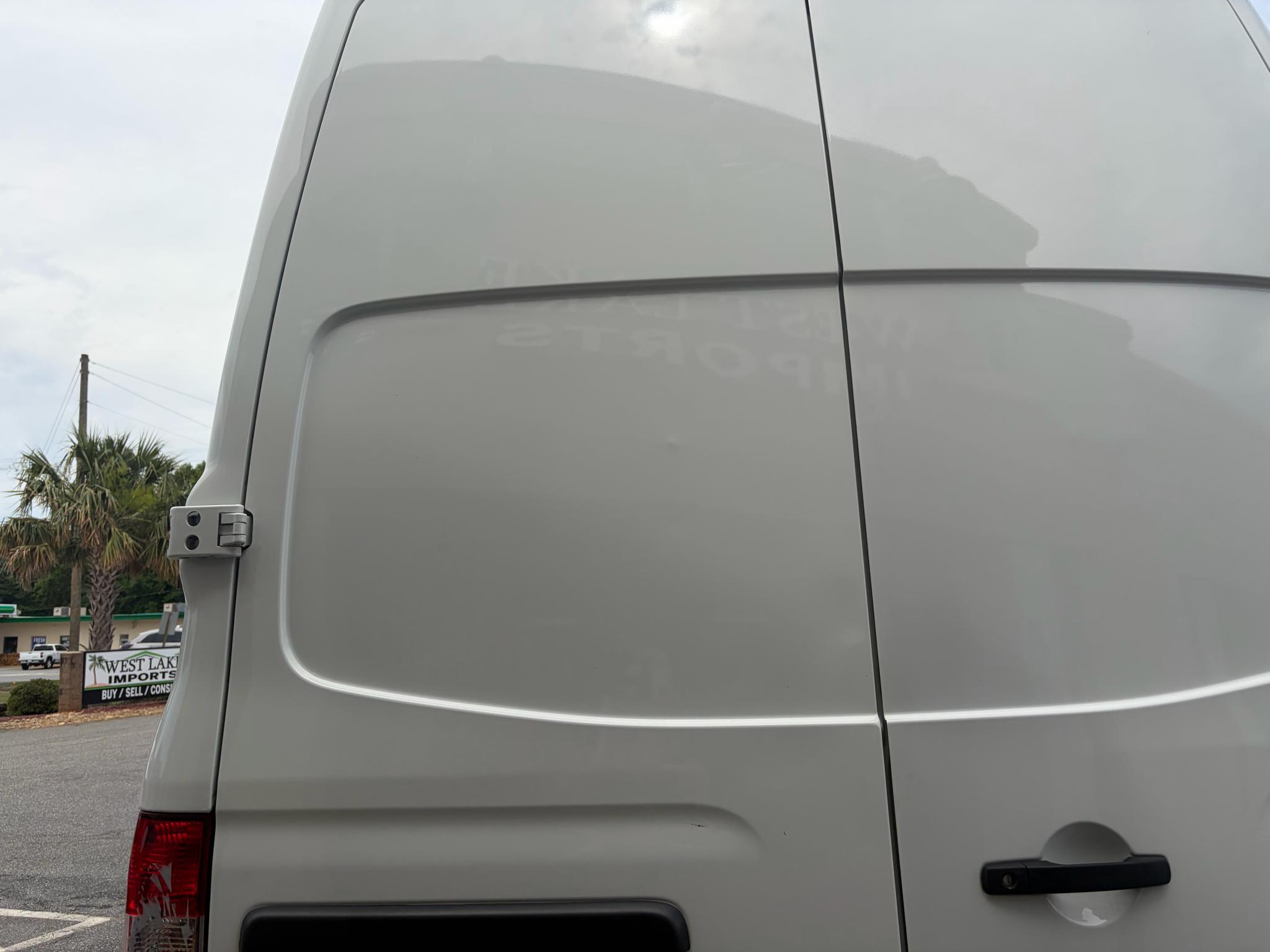 Nissan NV Cargo NV2500 HD High Roof V6 SV 2021