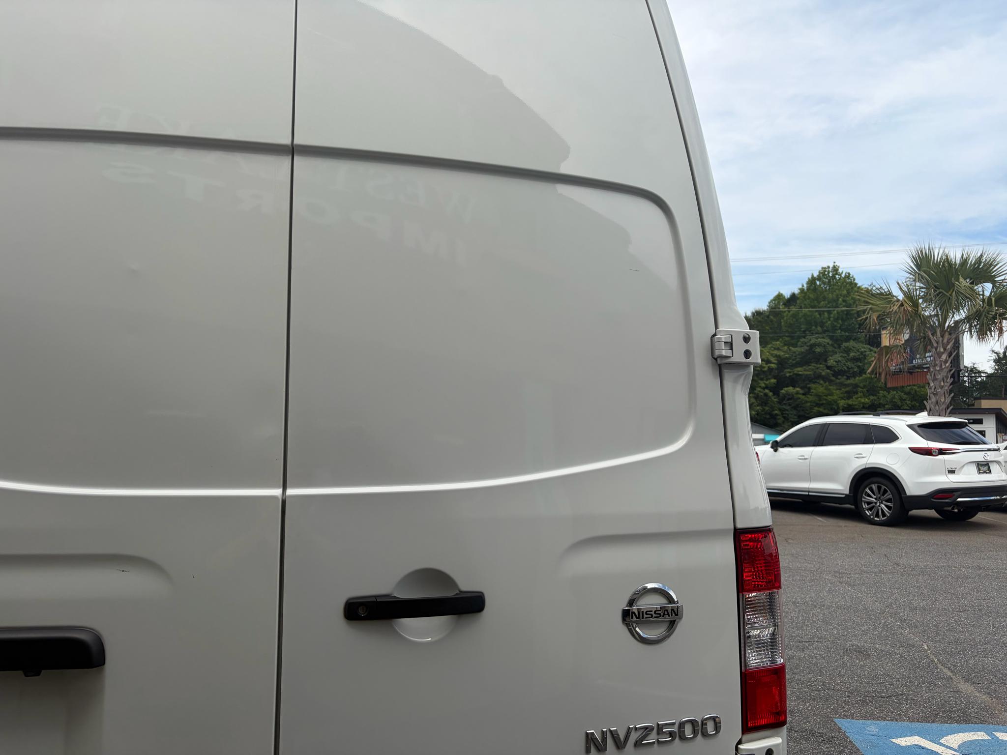 Nissan NV Cargo NV2500 HD High Roof V6 SV 2021