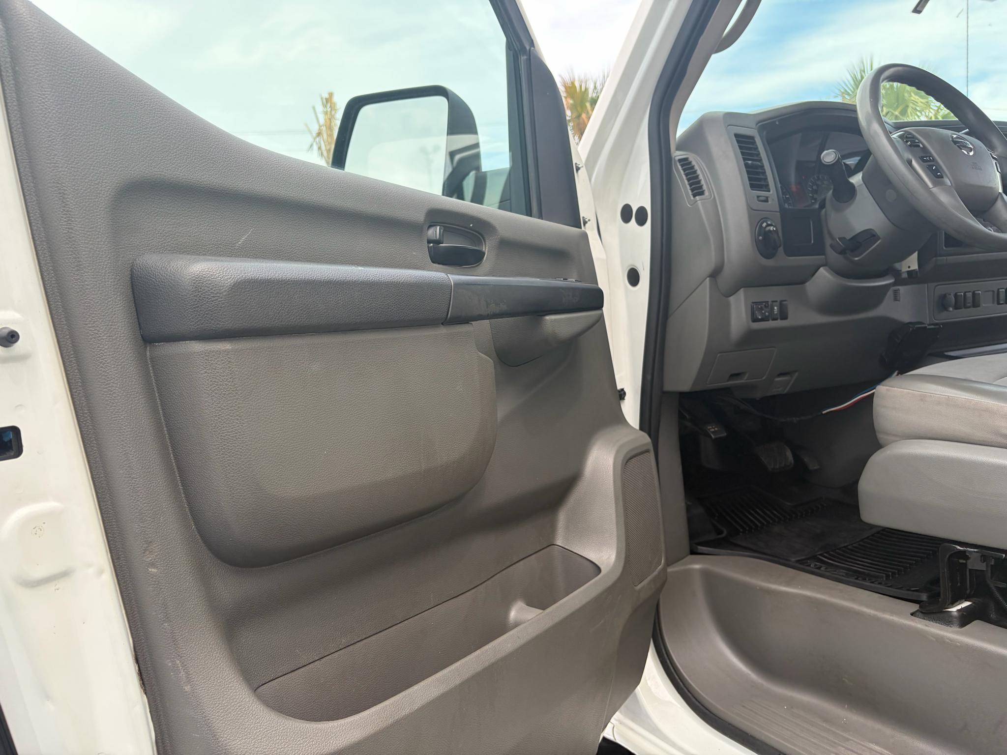Nissan NV Cargo NV2500 HD High Roof V6 SV 2021